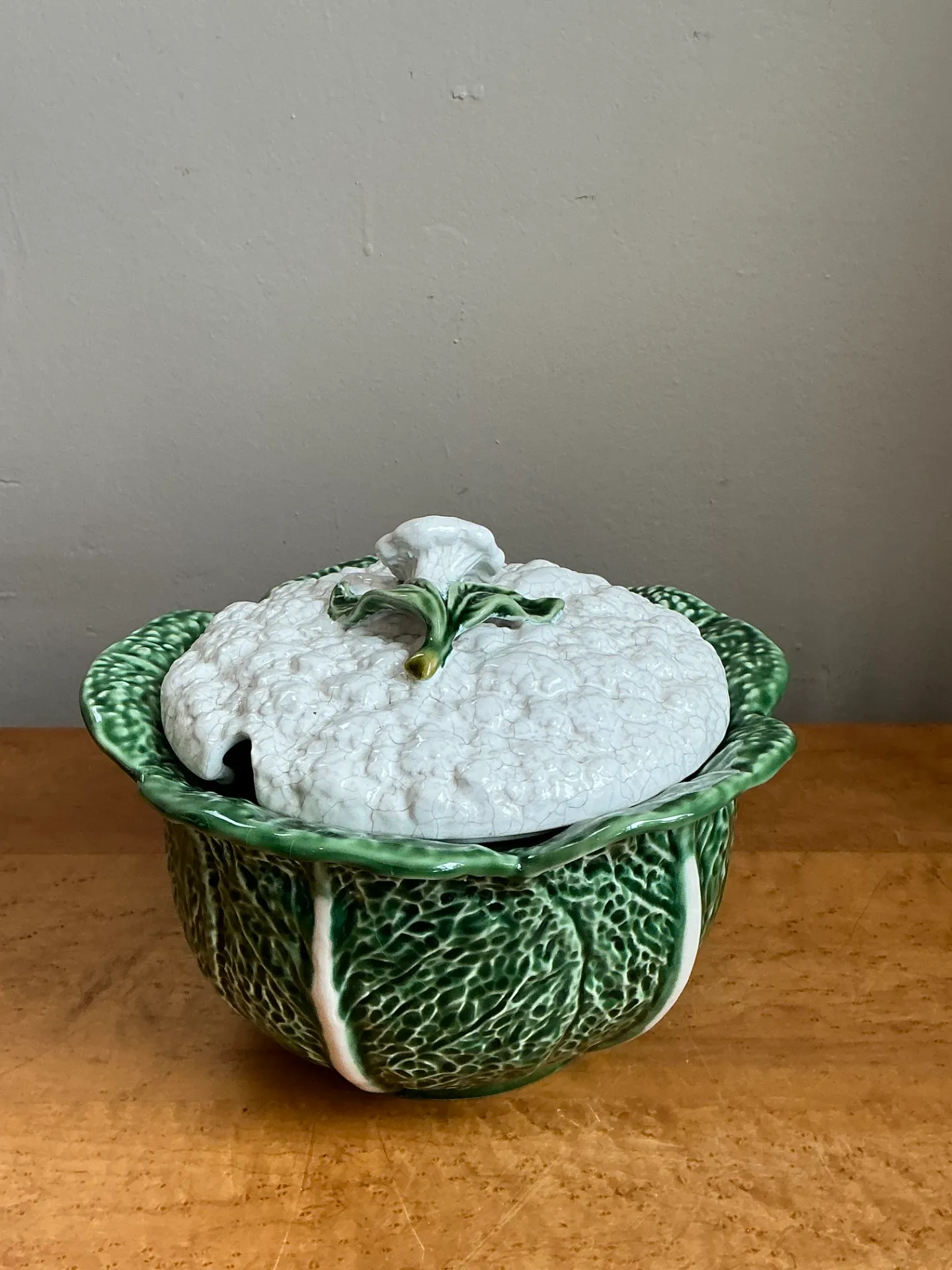 Vintage Portuguese Green Cabbage Leaf Ceramic Tureen — additional photo 3