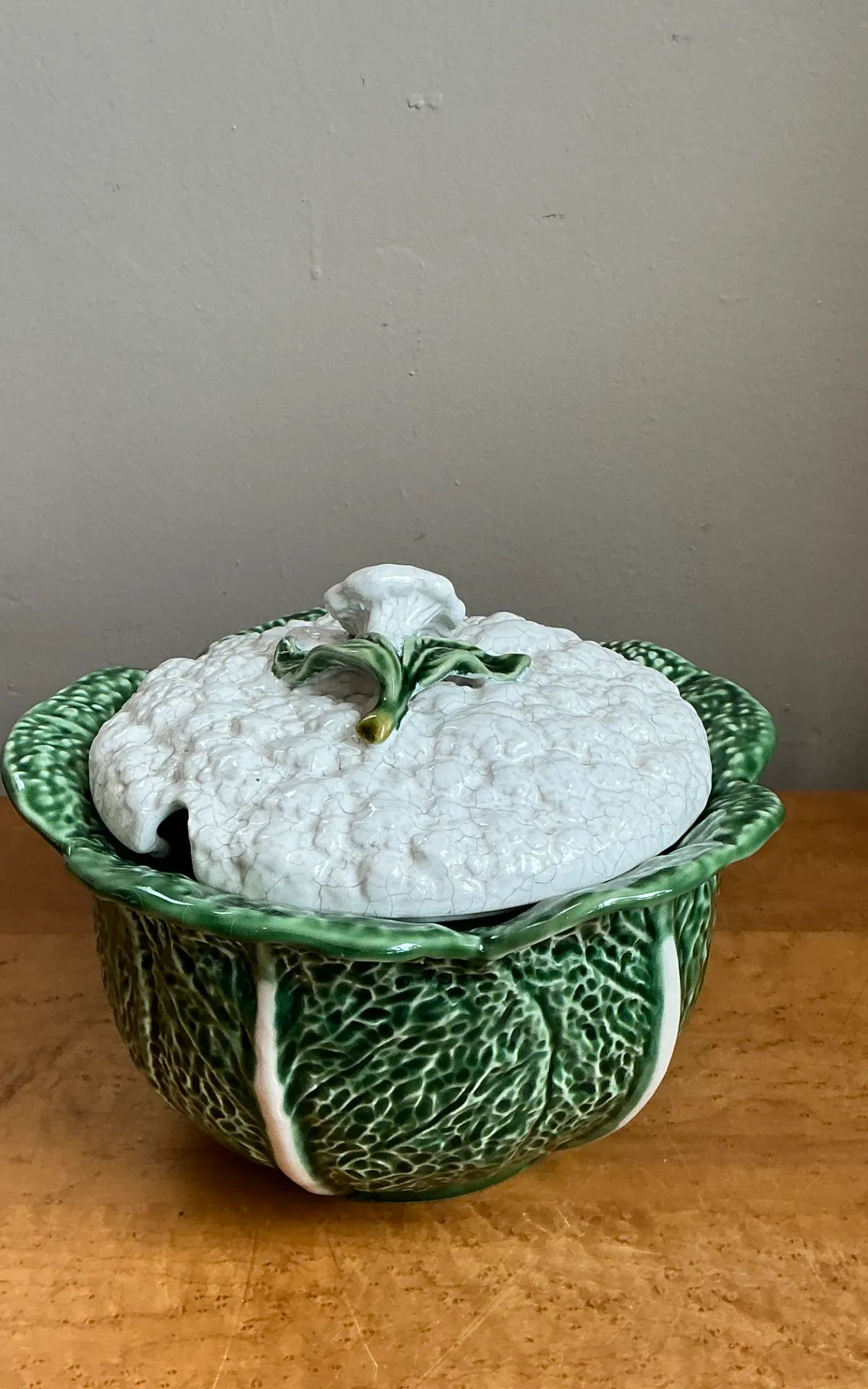 Vintage Portuguese Green Cabbage Leaf Ceramic Tureen — additional photo 3