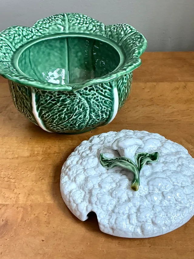 Vintage Portuguese Green Cabbage Leaf Ceramic Tureen — additional photo 1