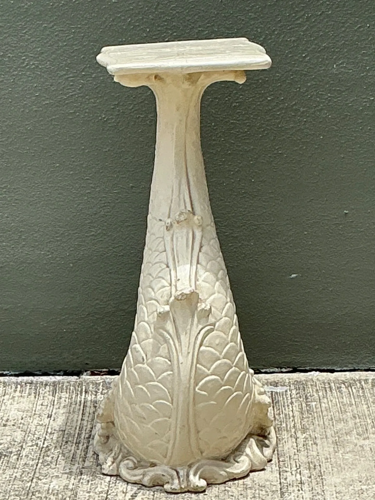 Vintage Ornate Fish Design Pedestal — additional photo 7
