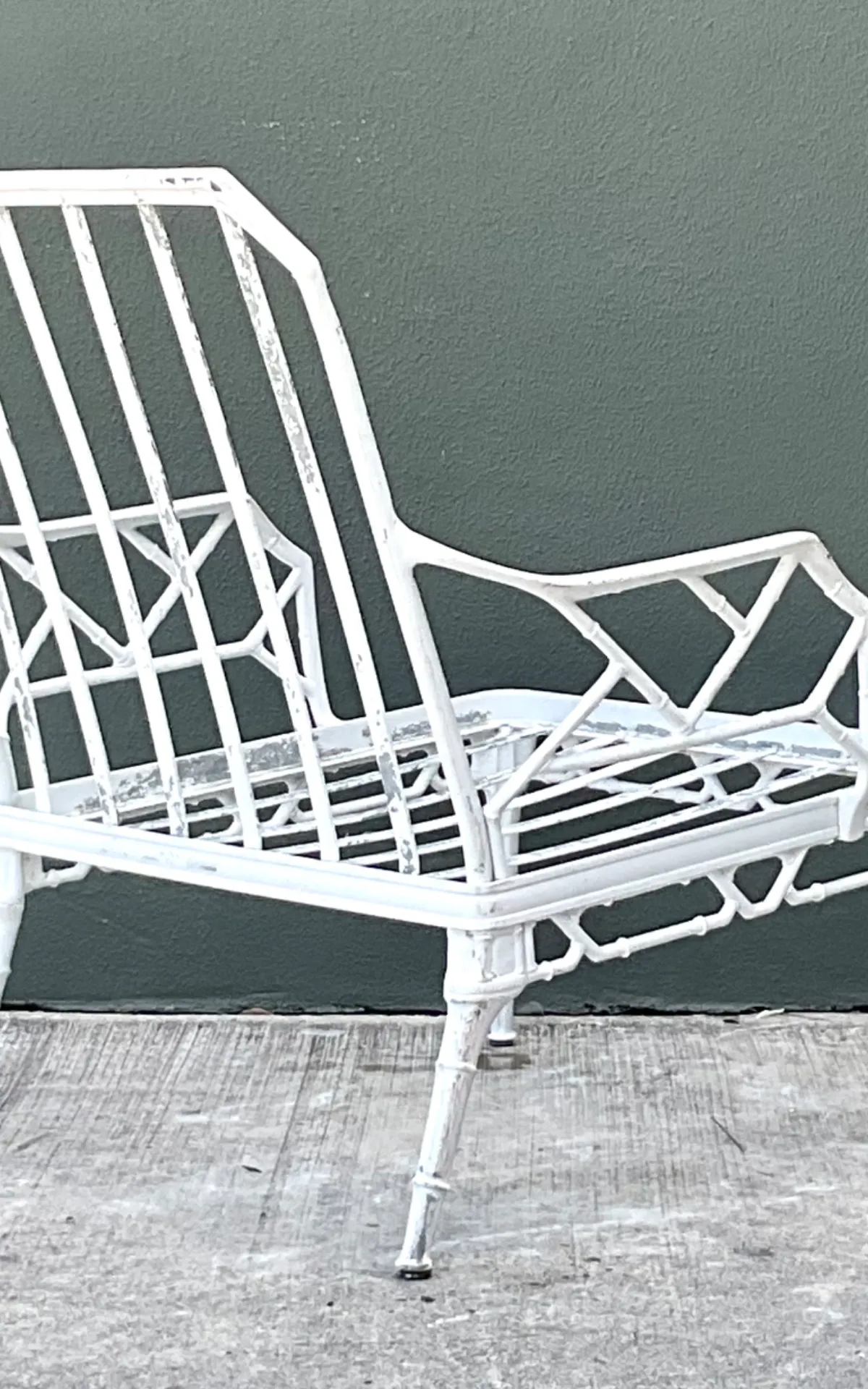 Vintage Brown Jordan “Calcutta” Metal Patio Lounge Chair — additional photo 4