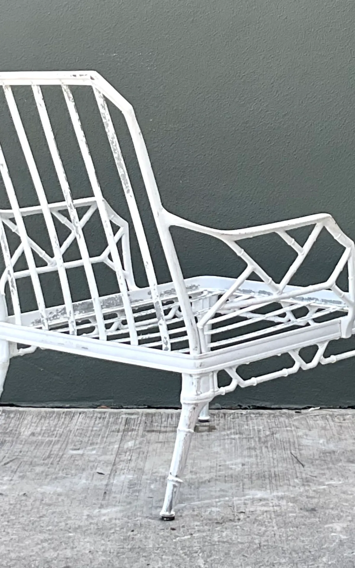 Vintage Brown Jordan “Calcutta” Metal Patio Lounge Chair — additional photo 5