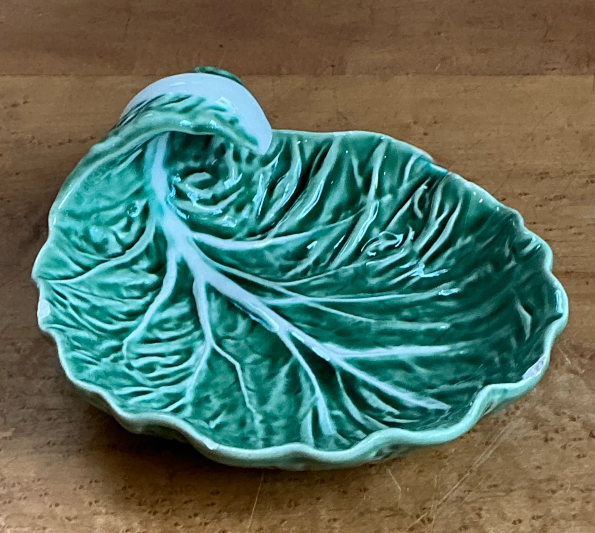Bordallo Pinheiro Green Cabbage Leaf Ceramic Bowl — additional photo 1