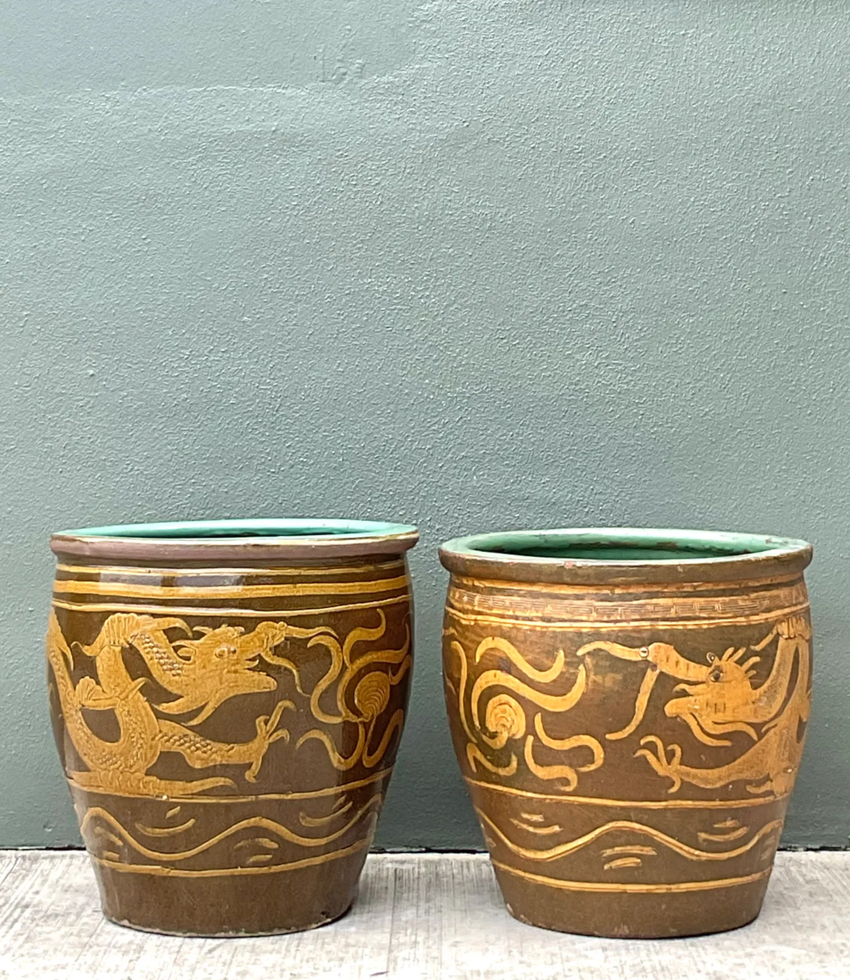 Vintage Chinese Dragon Motif Ceramic Planters - Pair — additional photo 5