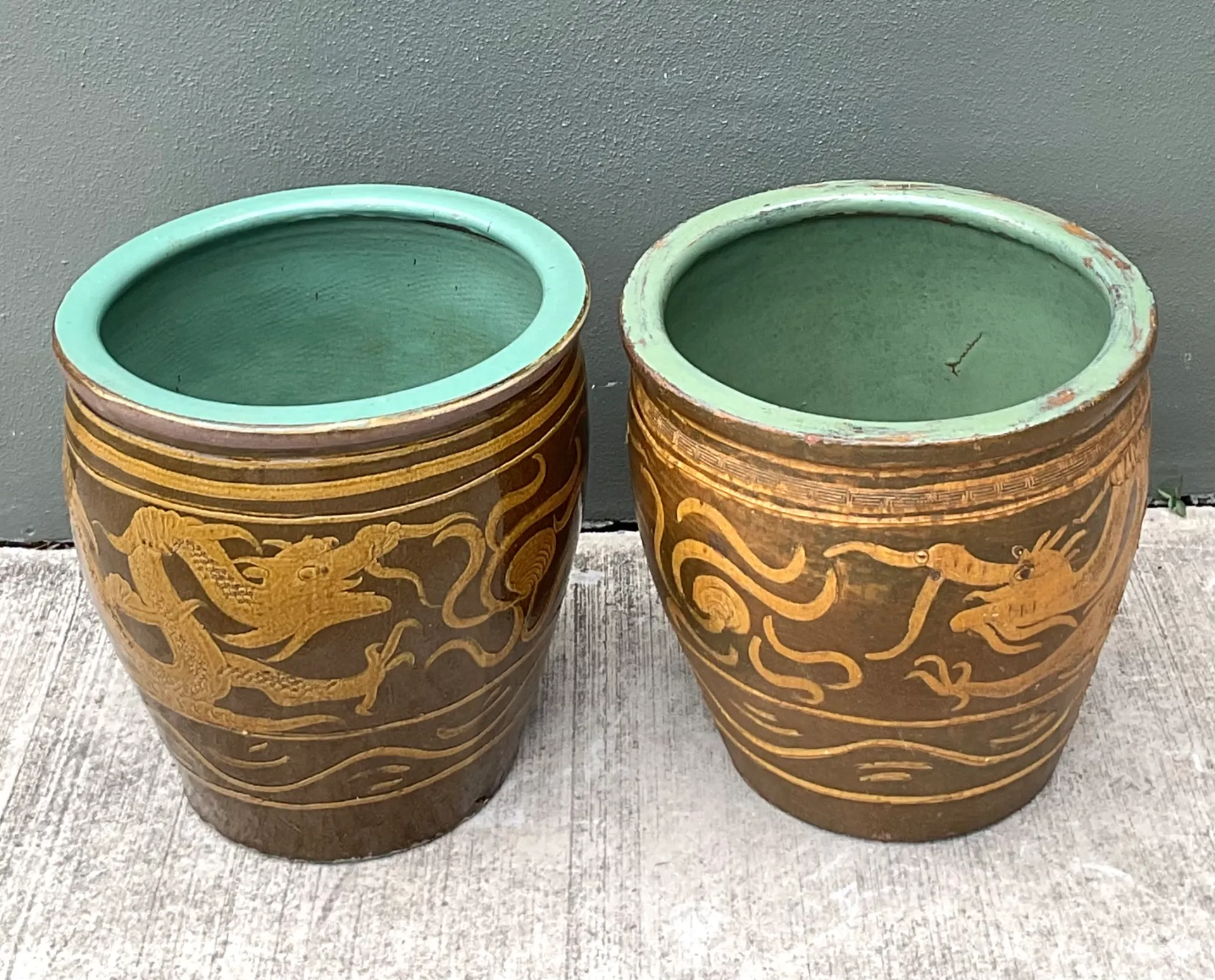 Vintage Chinese Dragon Motif Ceramic Planters - Pair — additional photo 4