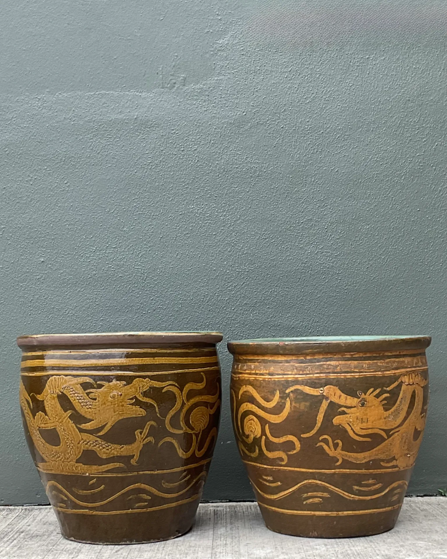 Vintage Chinese Dragon Motif Ceramic Planters - Pair — additional photo 7