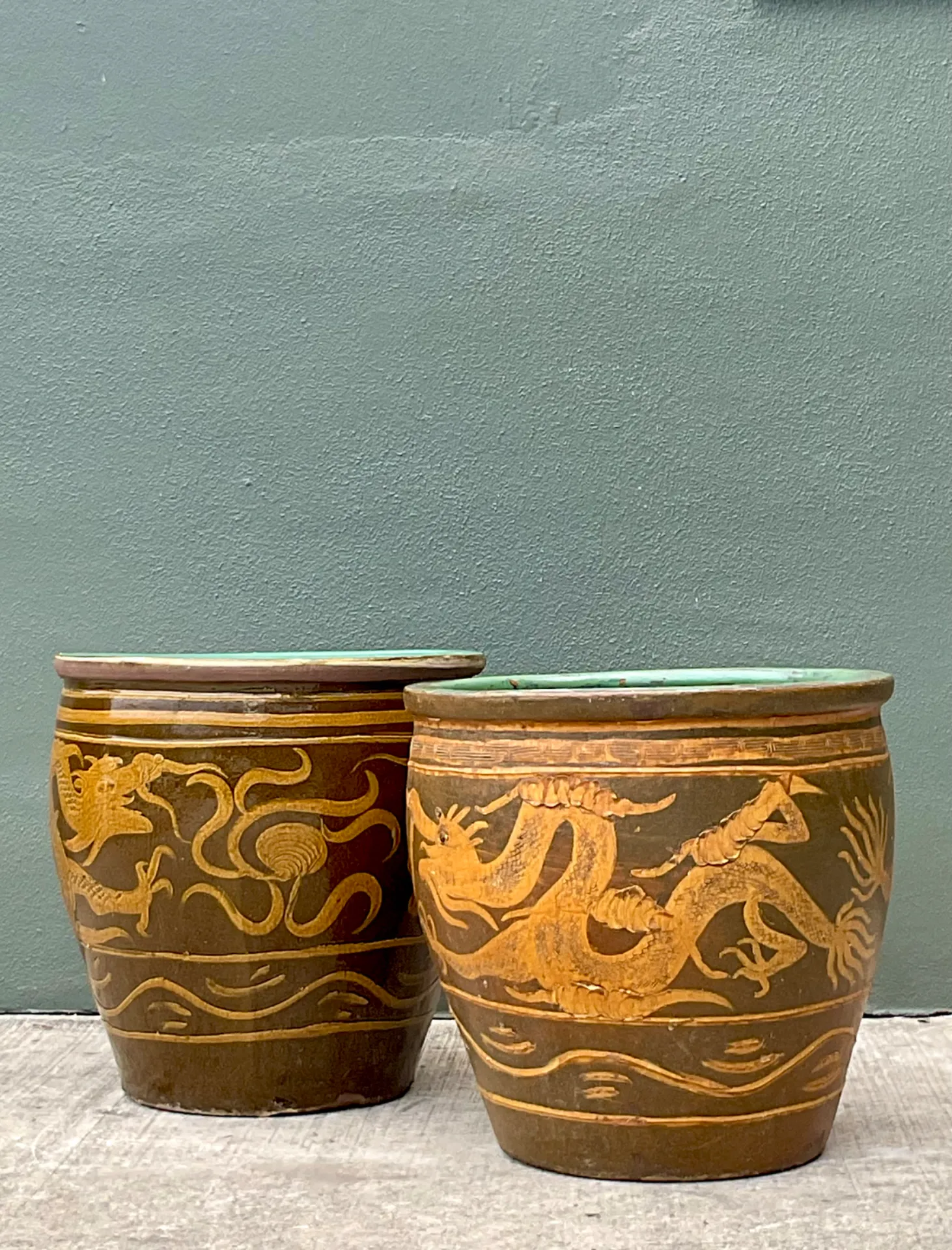 Vintage Chinese Dragon Motif Ceramic Planters - Pair — additional photo 3