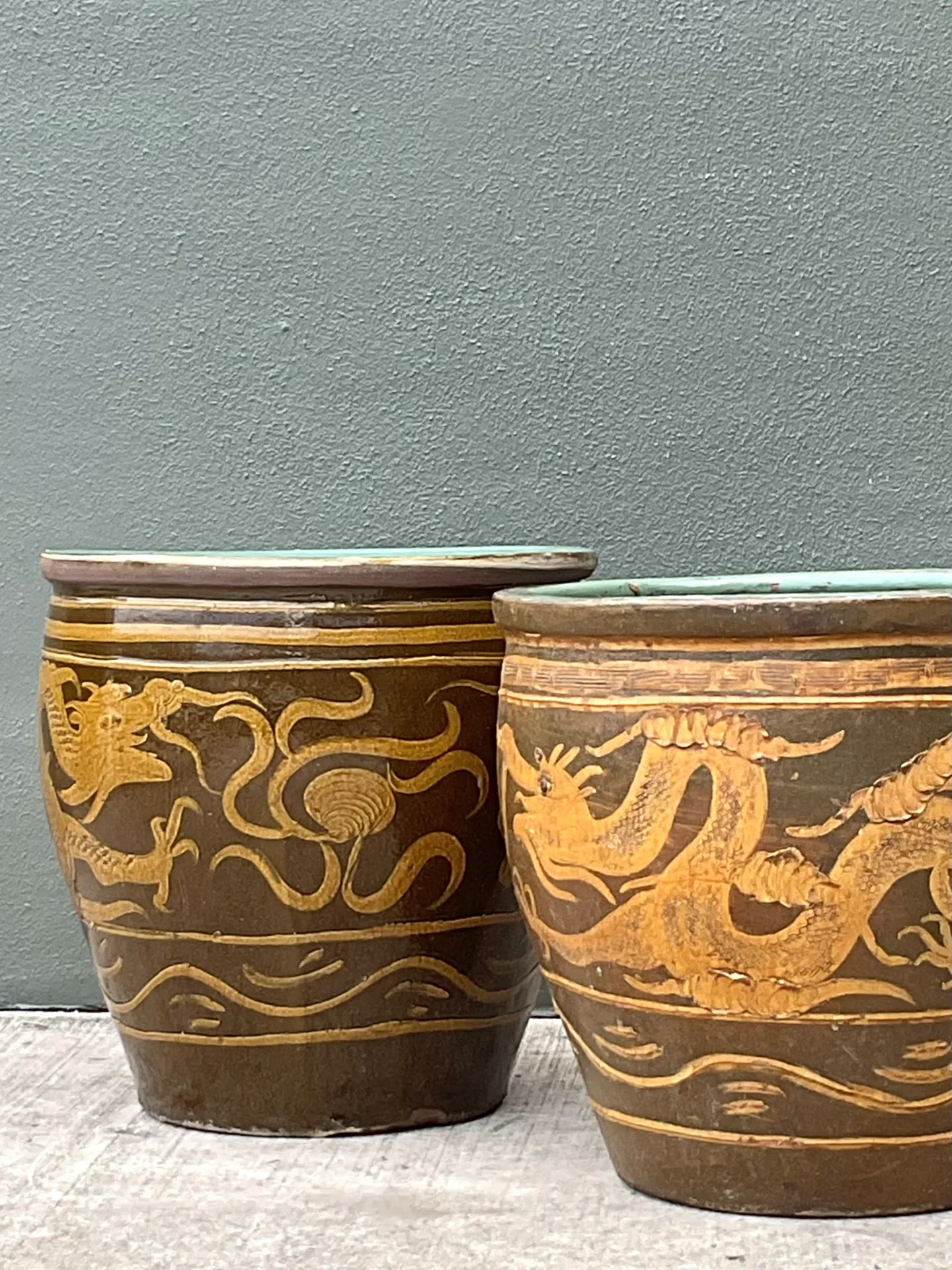 Vintage Chinese Dragon Motif Ceramic Planters - Pair — additional photo 1