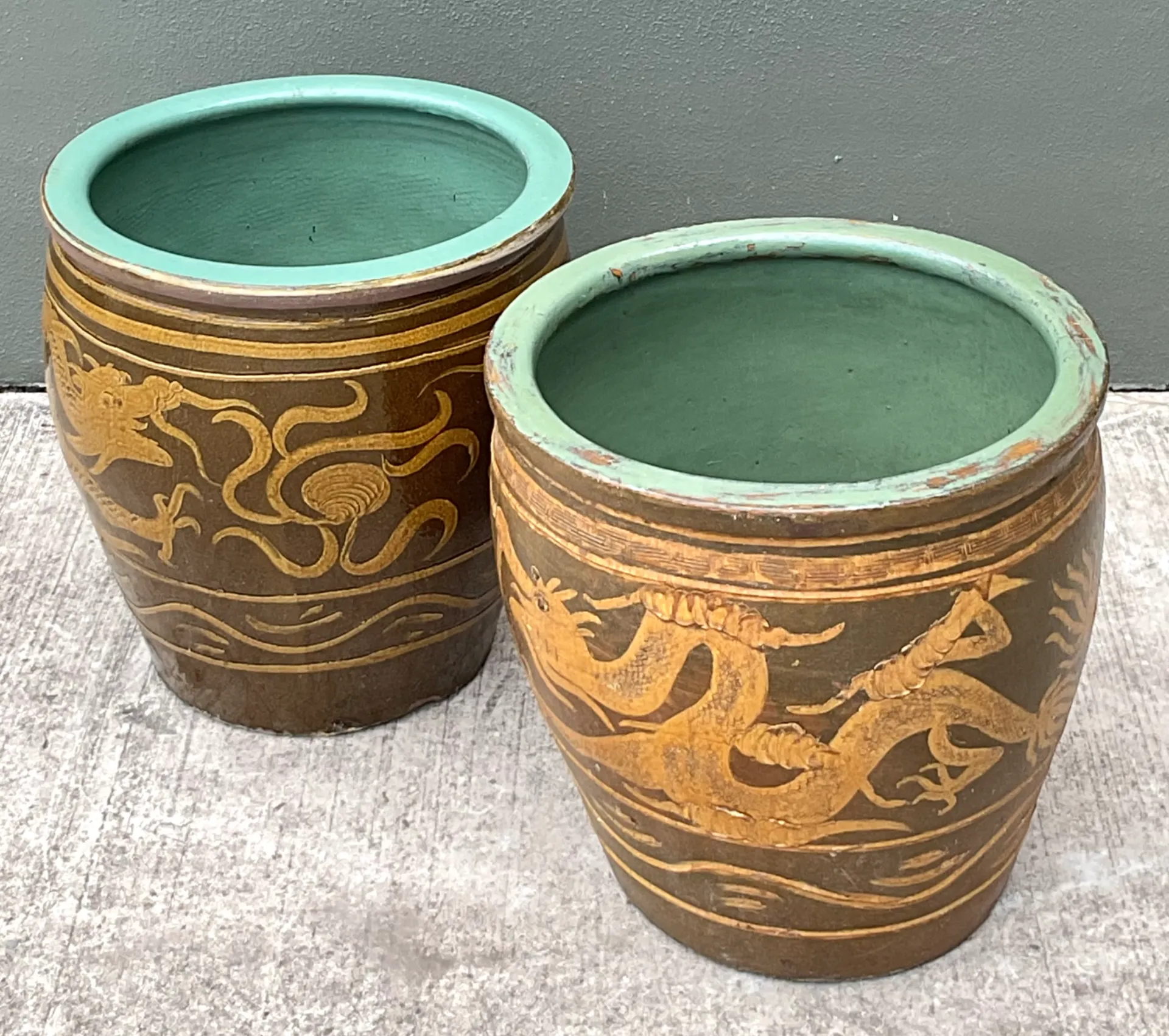 Vintage Chinese Dragon Motif Ceramic Planters - Pair — additional photo 6