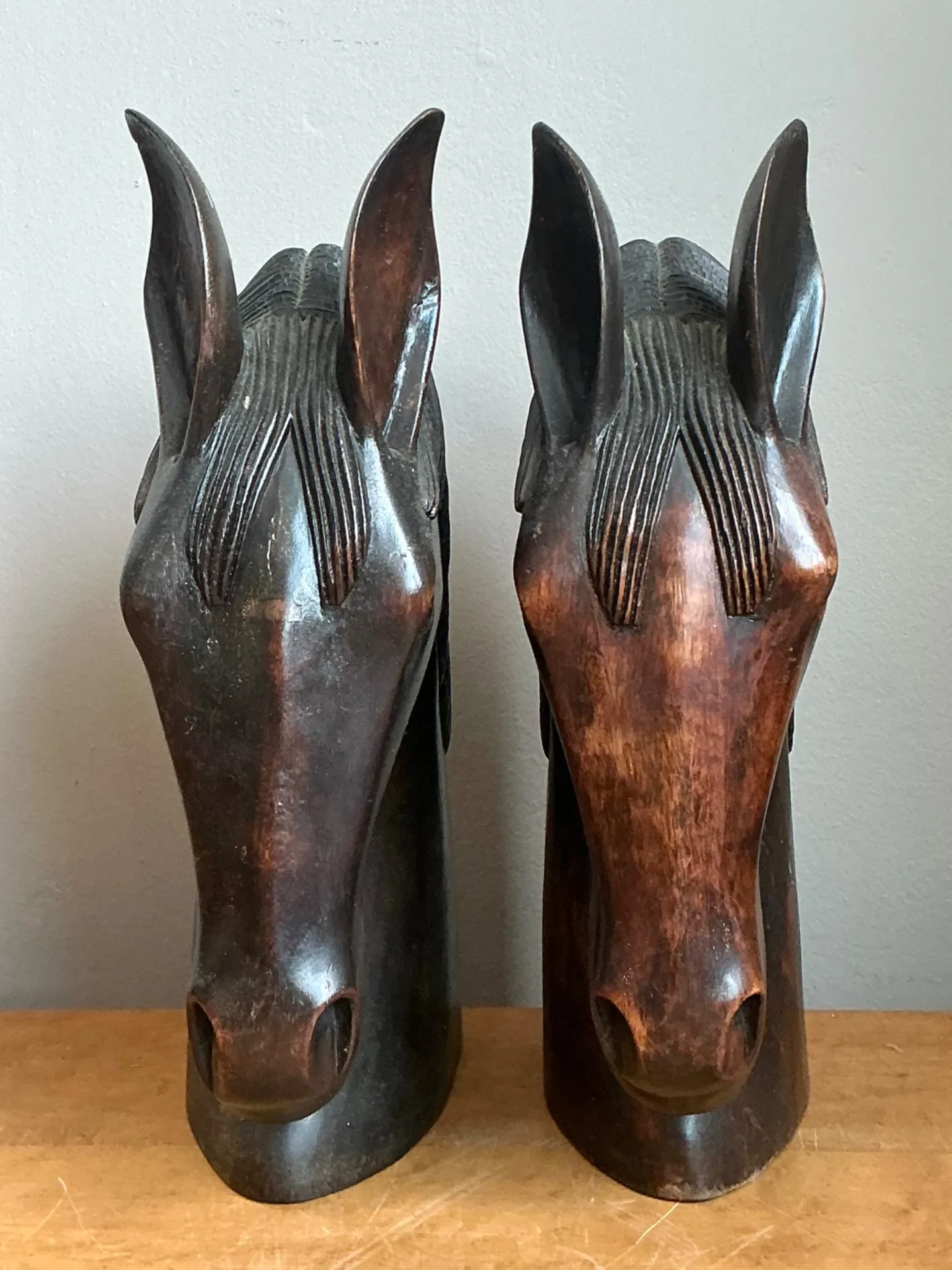 Vintage Carved Wood Horse Head Sculptures - Pair — additional photo 4
