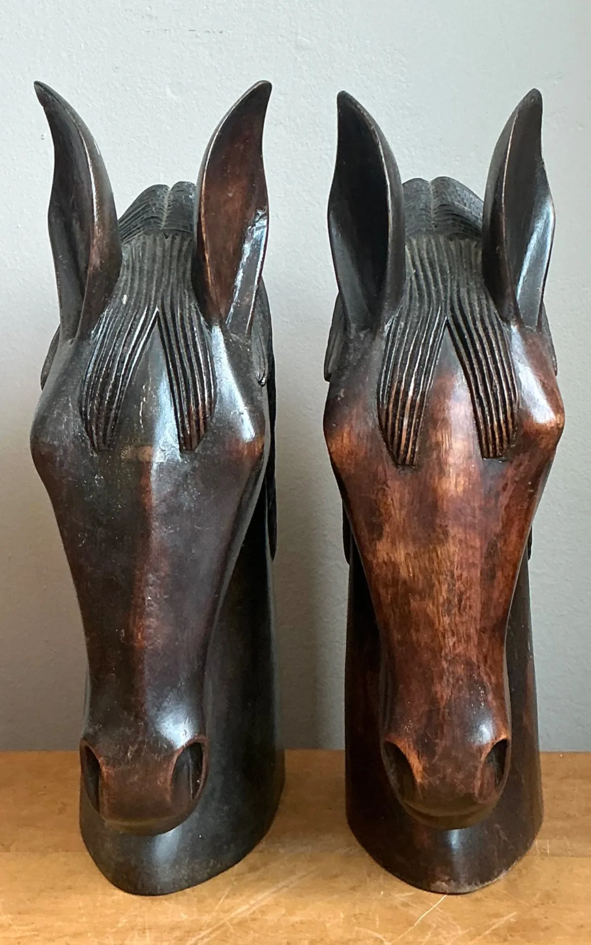 Vintage Carved Wood Horse Head Sculptures - Pair — additional photo 4