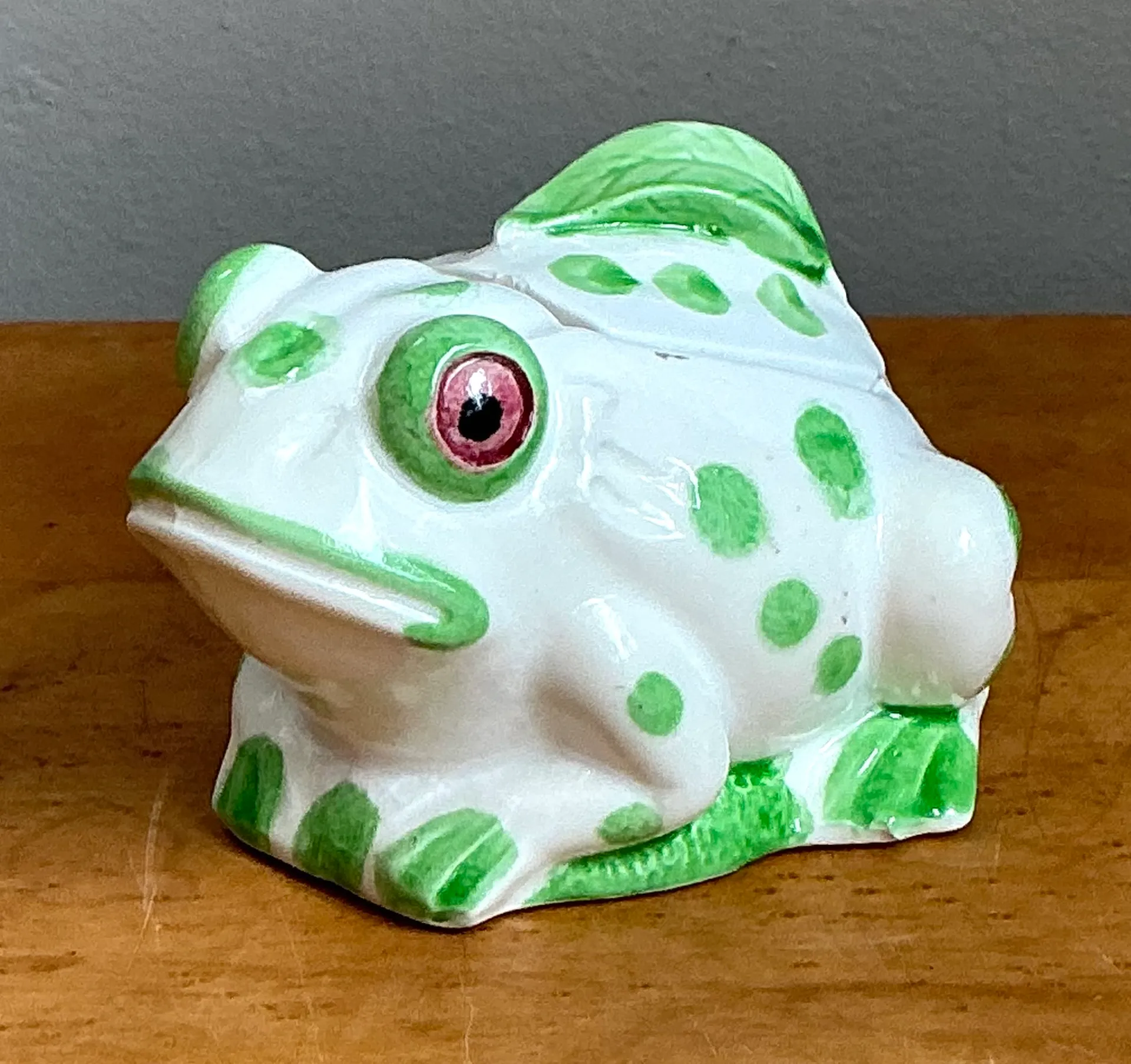 Vintage White and Green Frog Ceramic Sugar Bowl — additional photo 4