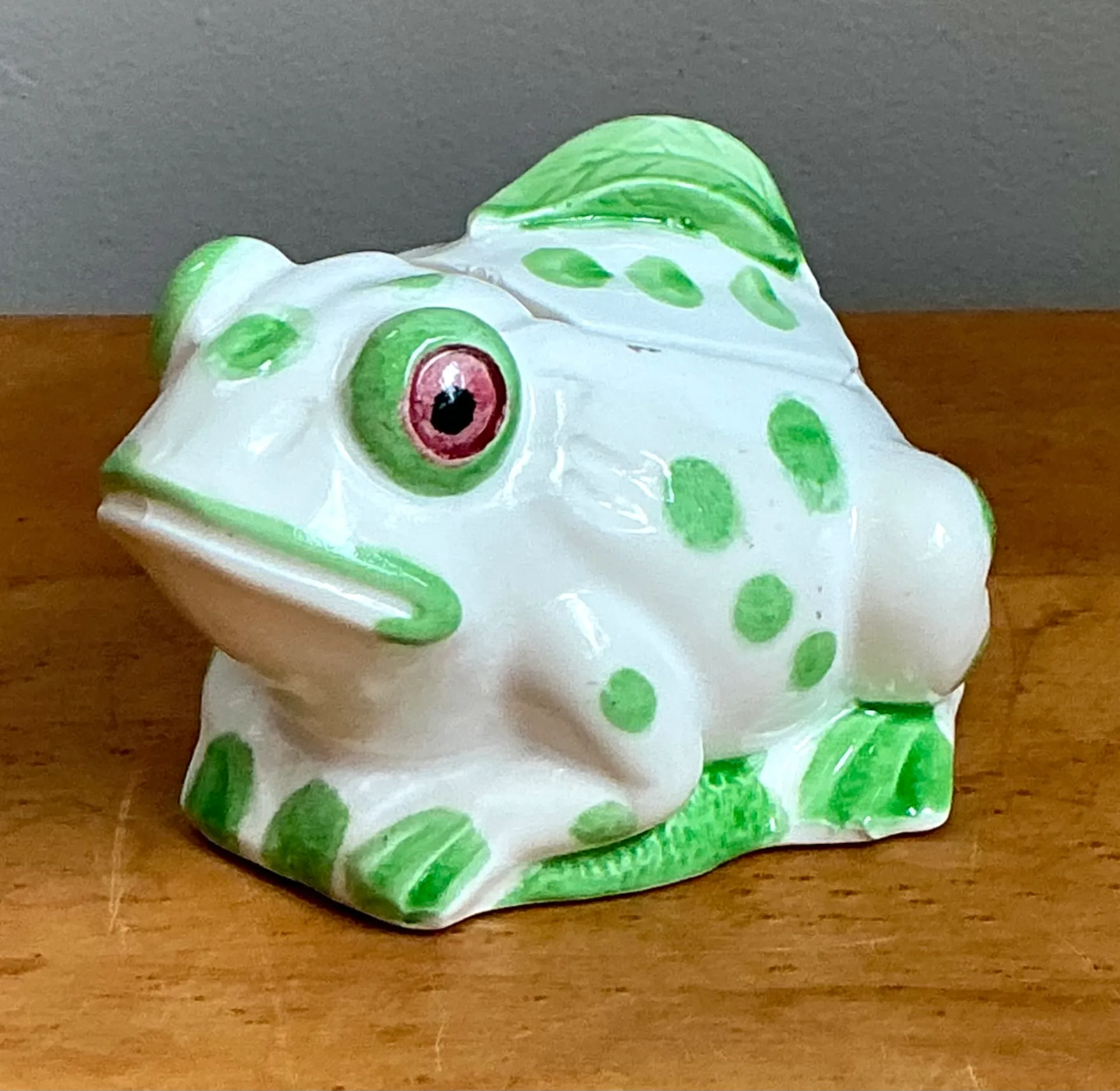 Vintage White and Green Frog Ceramic Sugar Bowl — additional photo 2