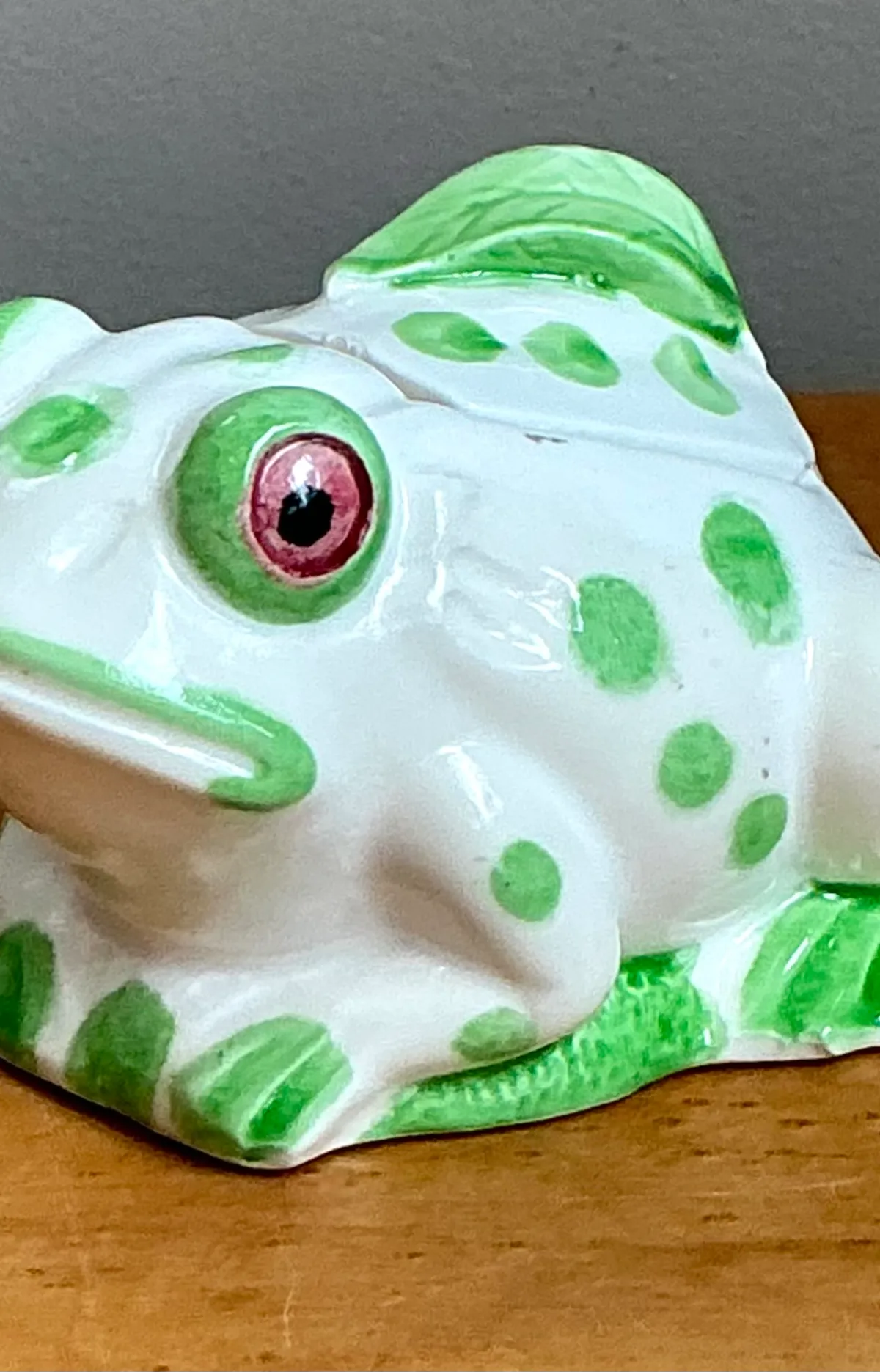 Vintage White and Green Frog Ceramic Sugar Bowl — additional photo 2