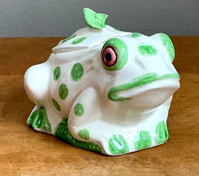 Vintage White and Green Frog Ceramic Sugar Bowl — additional photo 6