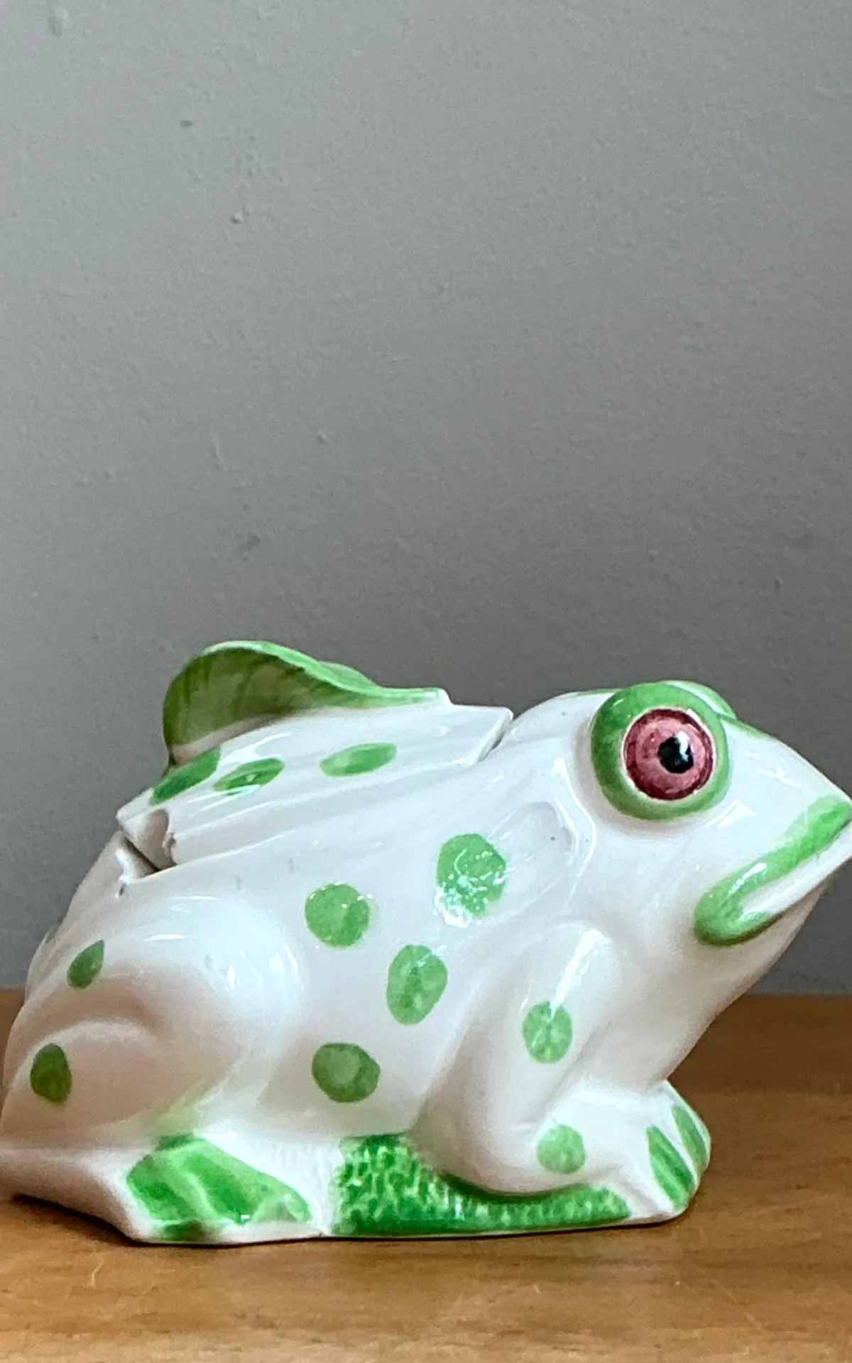 Vintage White and Green Frog Ceramic Sugar Bowl — additional photo 5