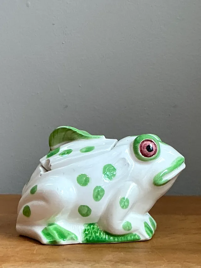 Vintage White and Green Frog Ceramic Sugar Bowl — additional photo 5