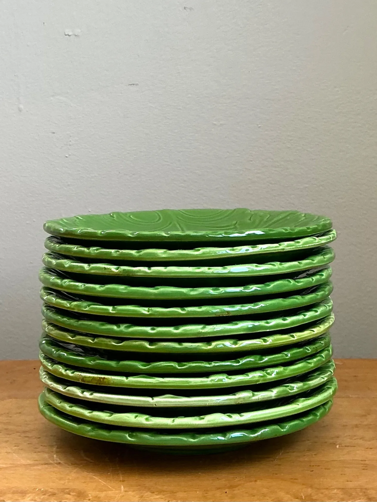 Vintage Italian Green Leaf Motif Ceramic Plates - Set of 12 — additional photo 7