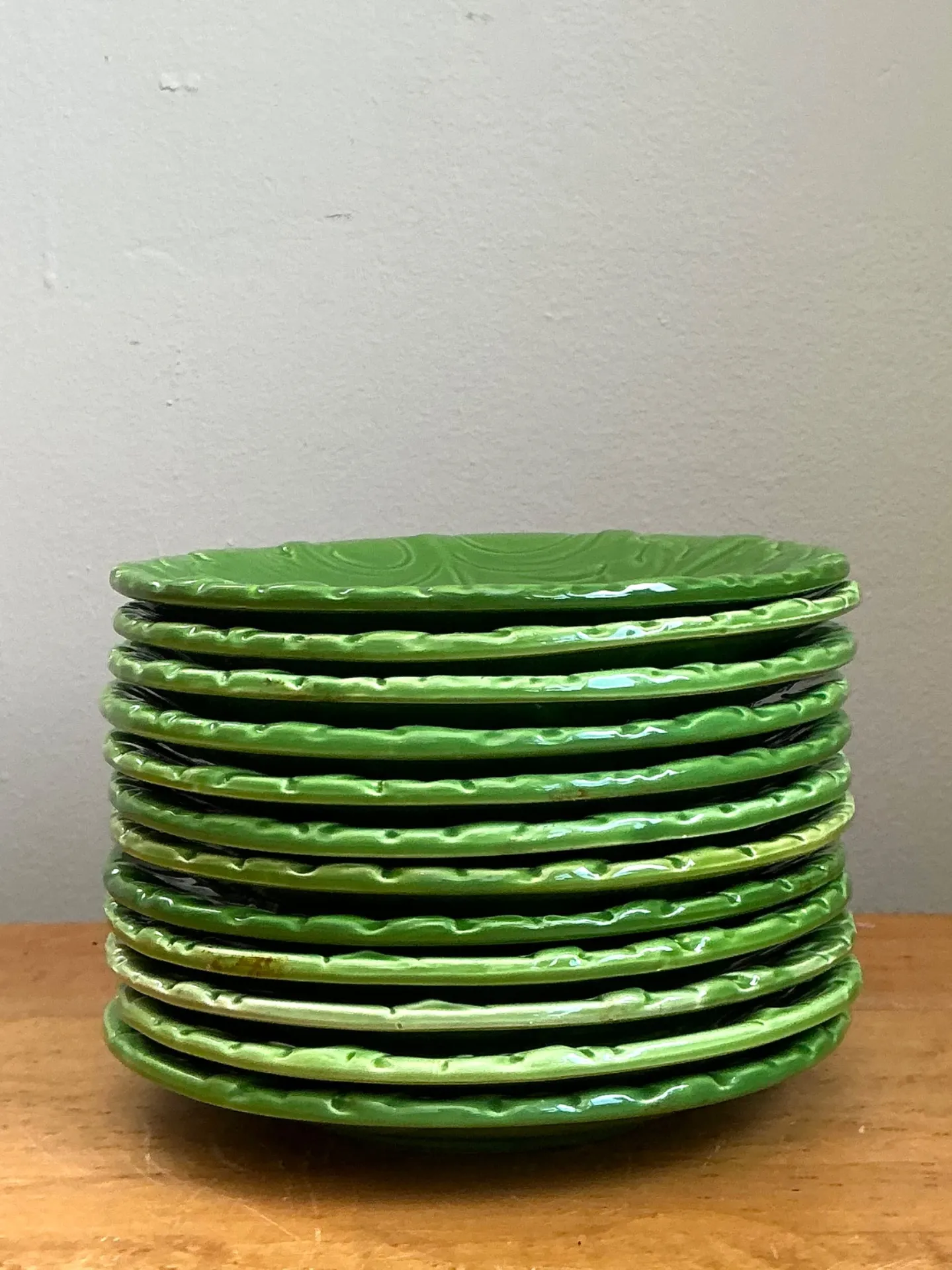 Vintage Italian Green Leaf Motif Ceramic Plates - Set of 12 — additional photo 5