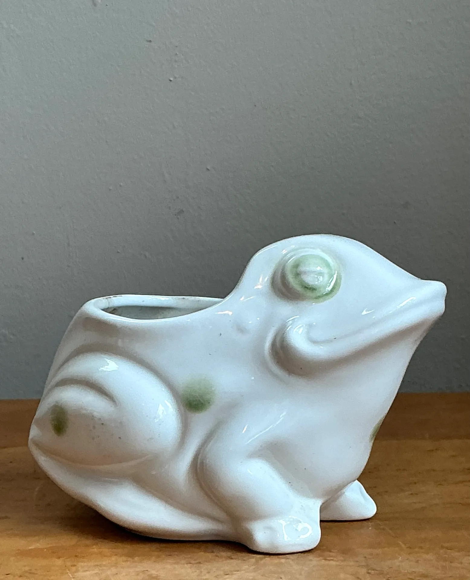 Vintage White Frog Ceramic Planter — additional photo 2