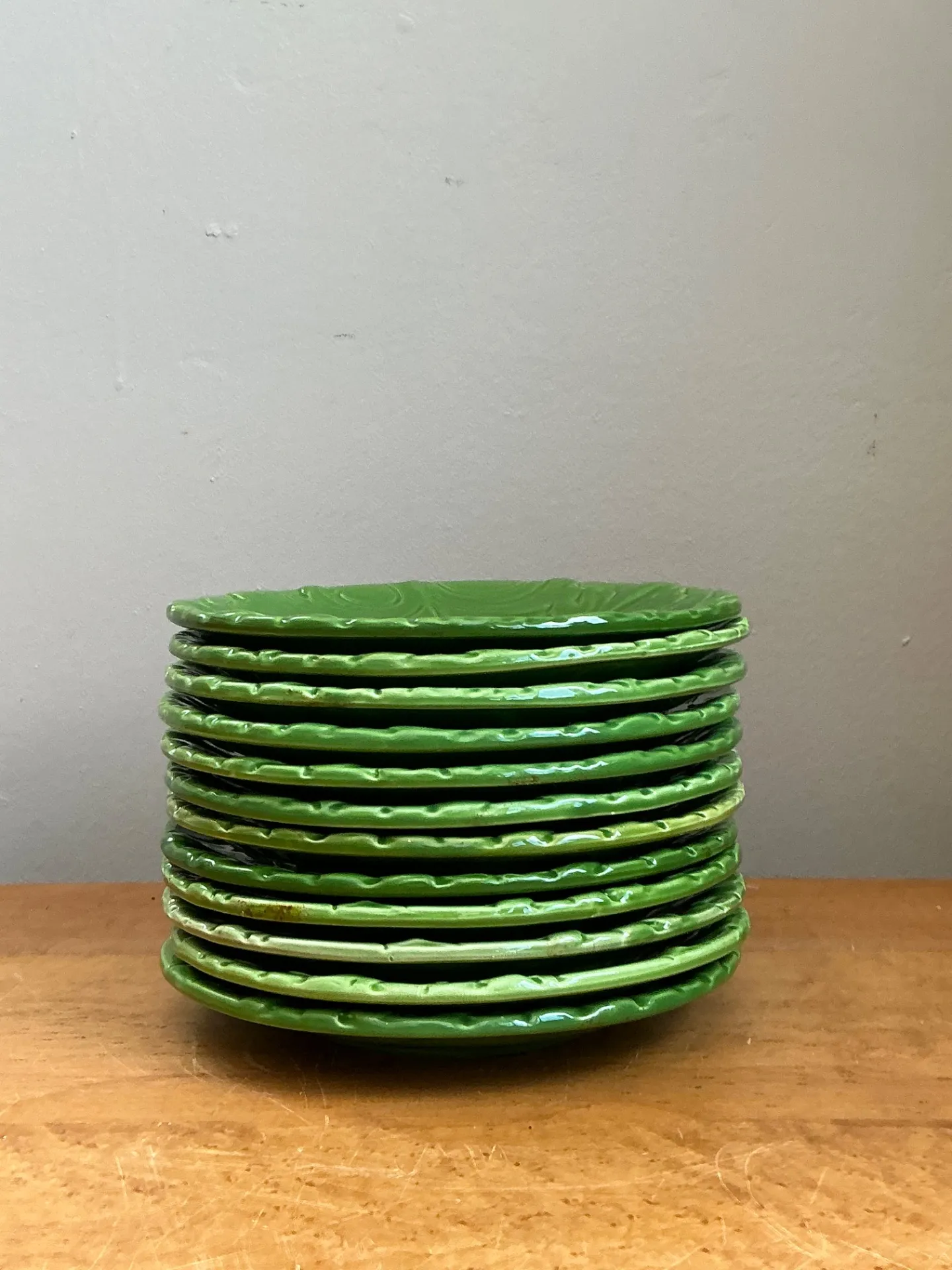 Vintage Italian Green Leaf Motif Ceramic Plates - Set of 12 — additional photo 8