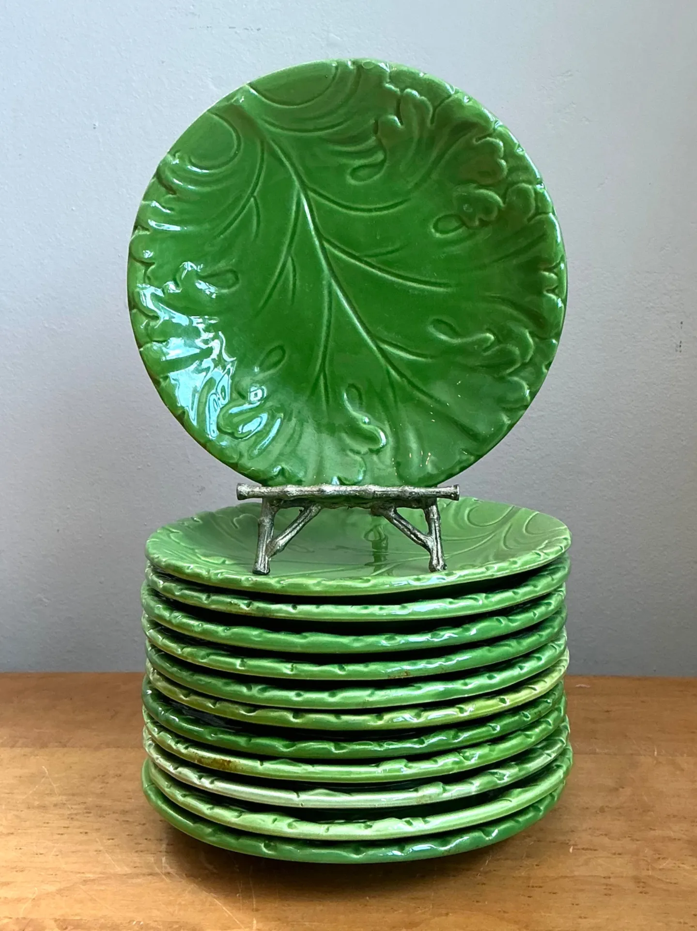 Vintage Italian Green Leaf Motif Ceramic Plates - Set of 12 — additional photo 6