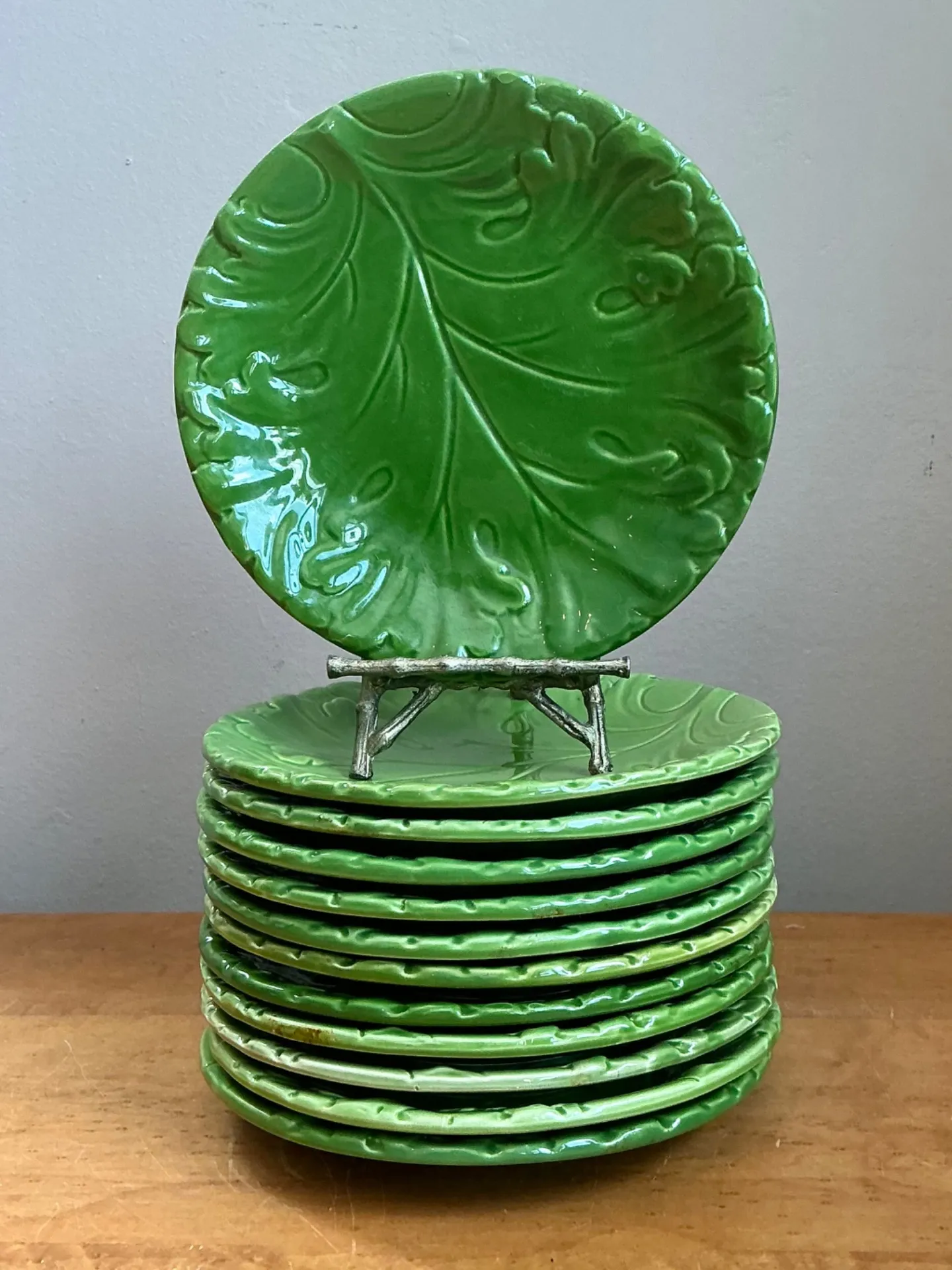 Vintage Italian Green Leaf Motif Ceramic Plates - Set of 12 — additional photo 4