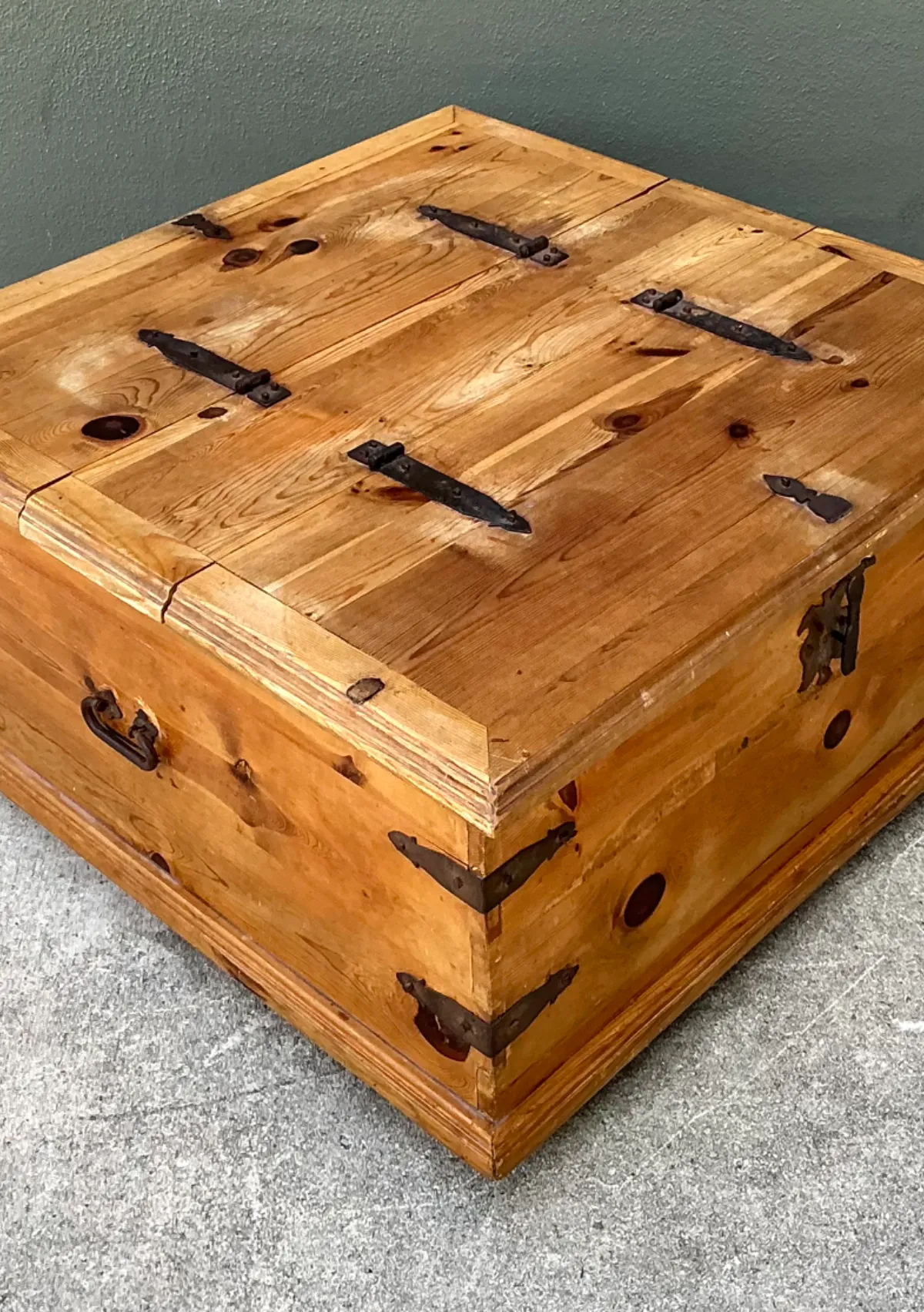 Vintage Rustic Wood Storage Coffee Table — additional photo 4