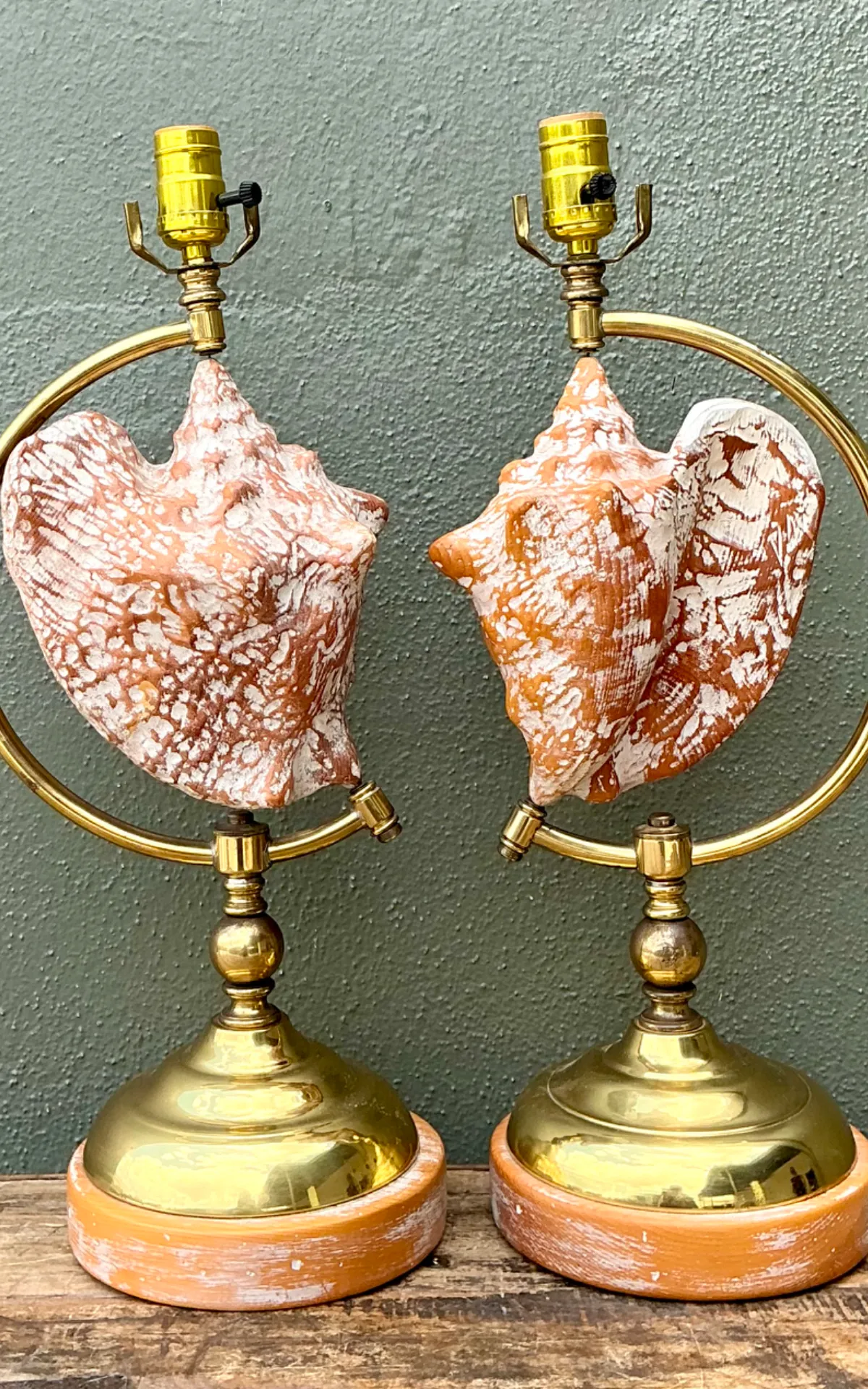 Vintage Brass and Wood Shell Lamps - Pair — additional photo 2