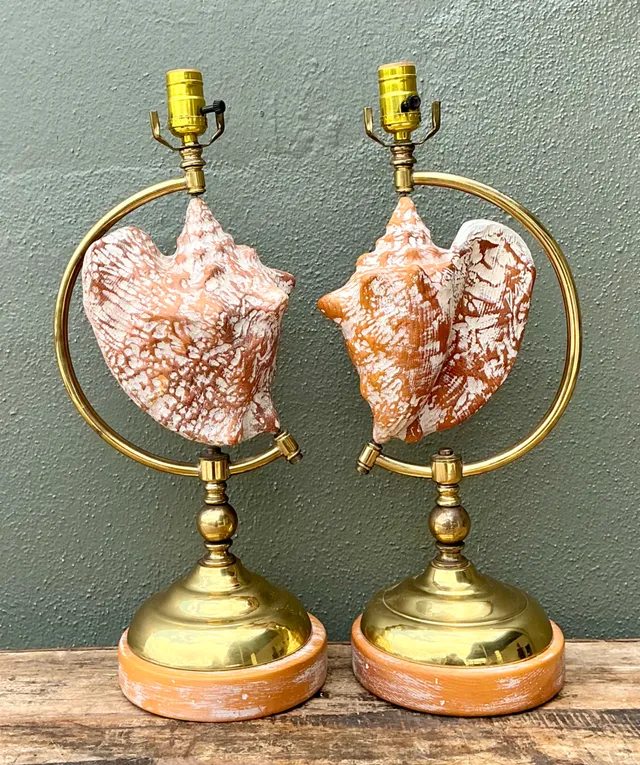 Vintage Brass and Wood Shell Lamps - Pair — additional photo 2