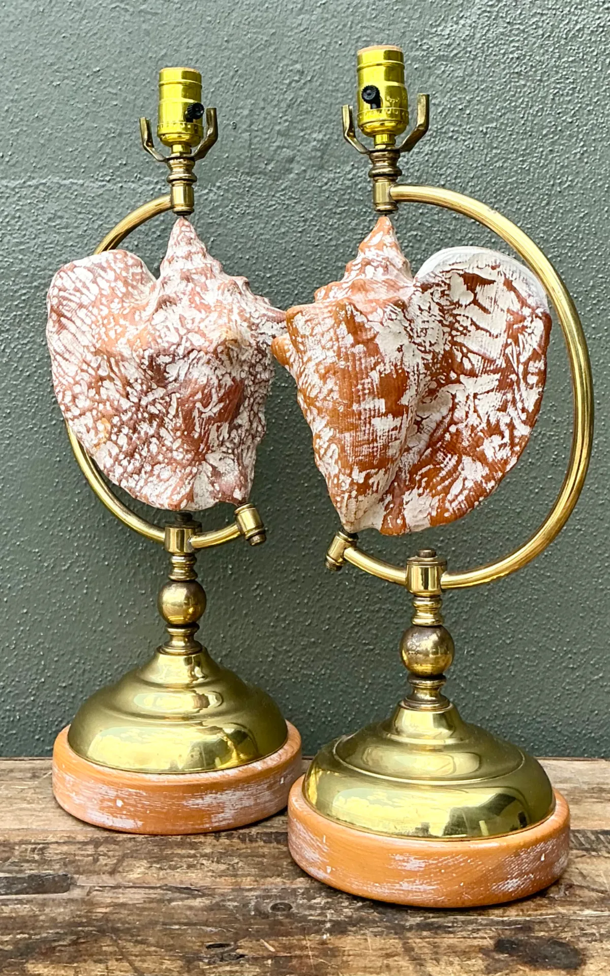 Vintage Brass and Wood Shell Lamps - Pair — additional photo 7