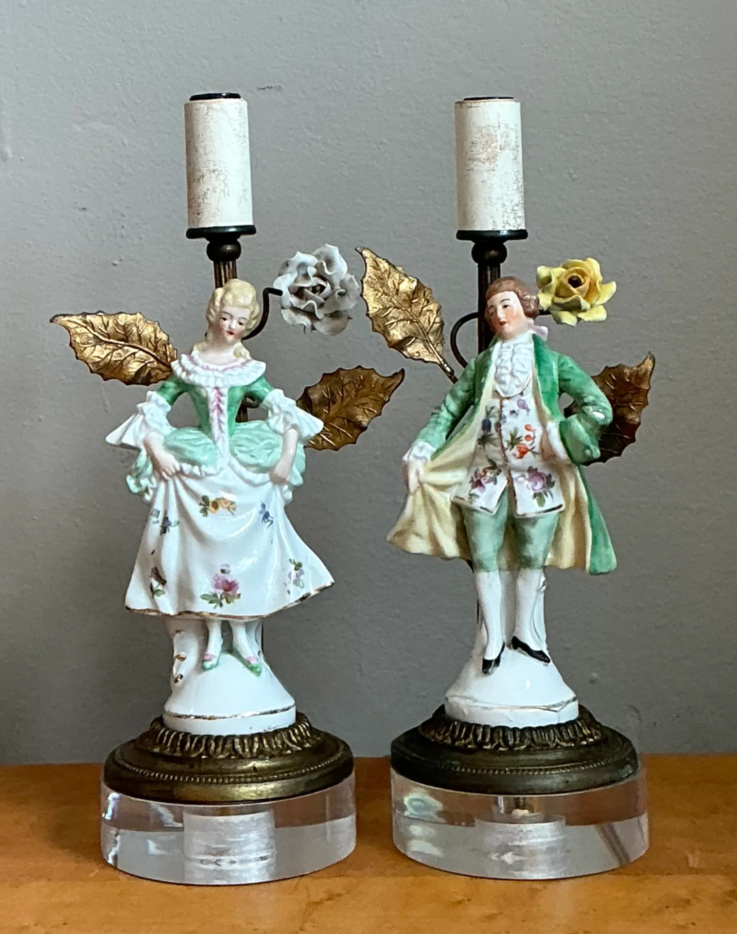 Vintage Lucite Base Porcelain Figurine Lamps — additional photo 7