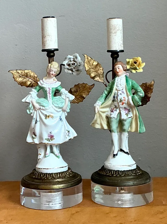Vintage Lucite Base Porcelain Figurine Lamps — additional photo 4