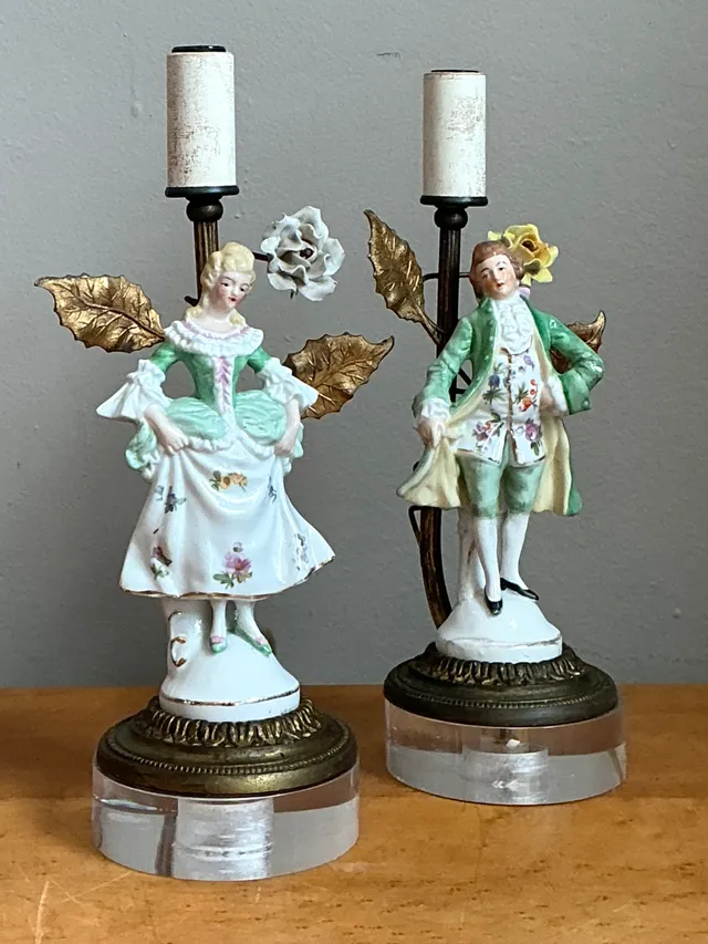 Vintage Lucite Base Porcelain Figurine Lamps — additional photo 8