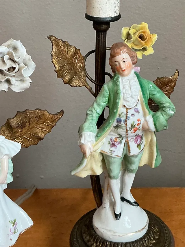 Vintage Lucite Base Porcelain Figurine Lamps — additional photo 5