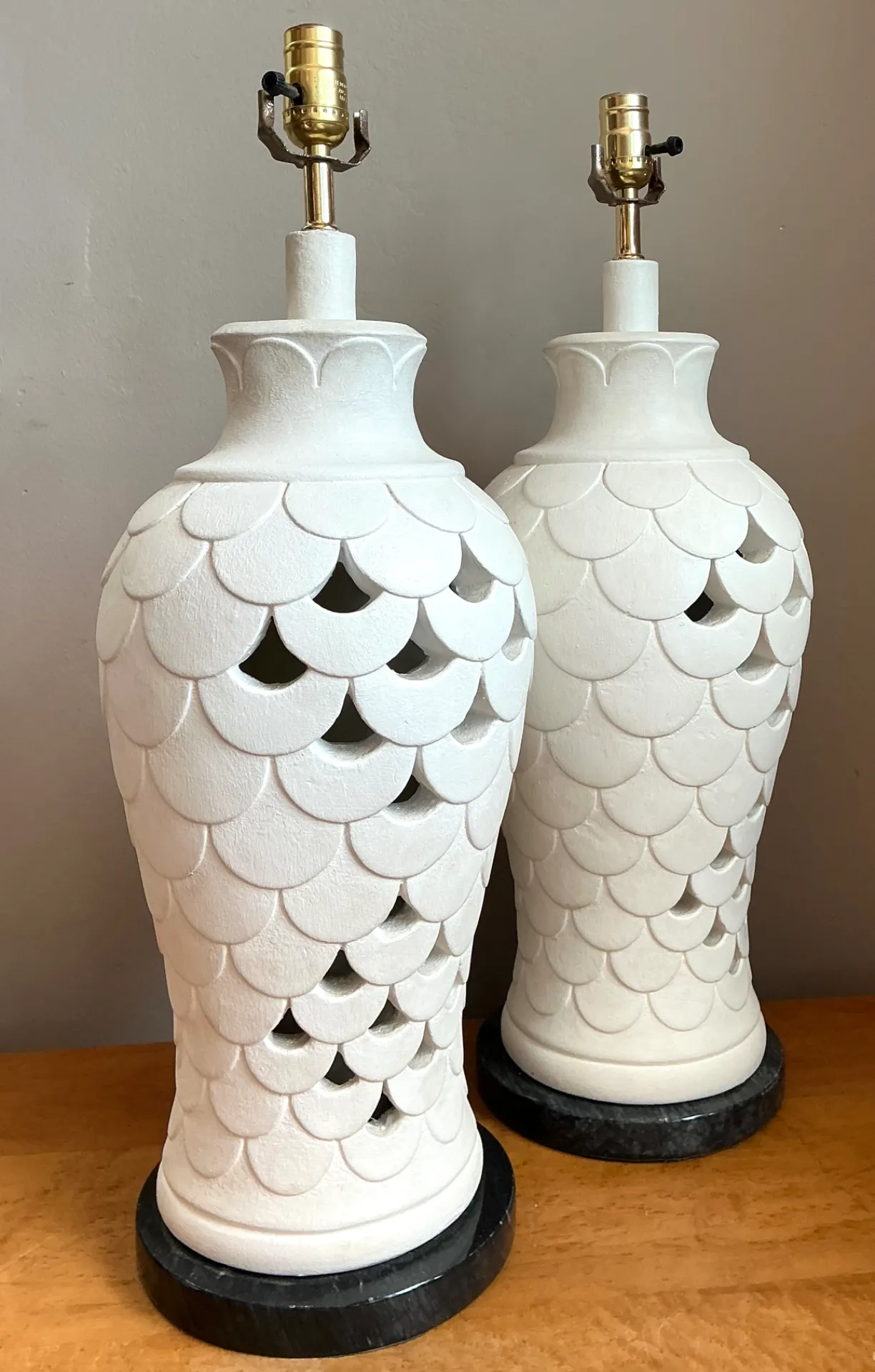 Vintage Scalloped Ceramic Table Lamps — additional photo 4