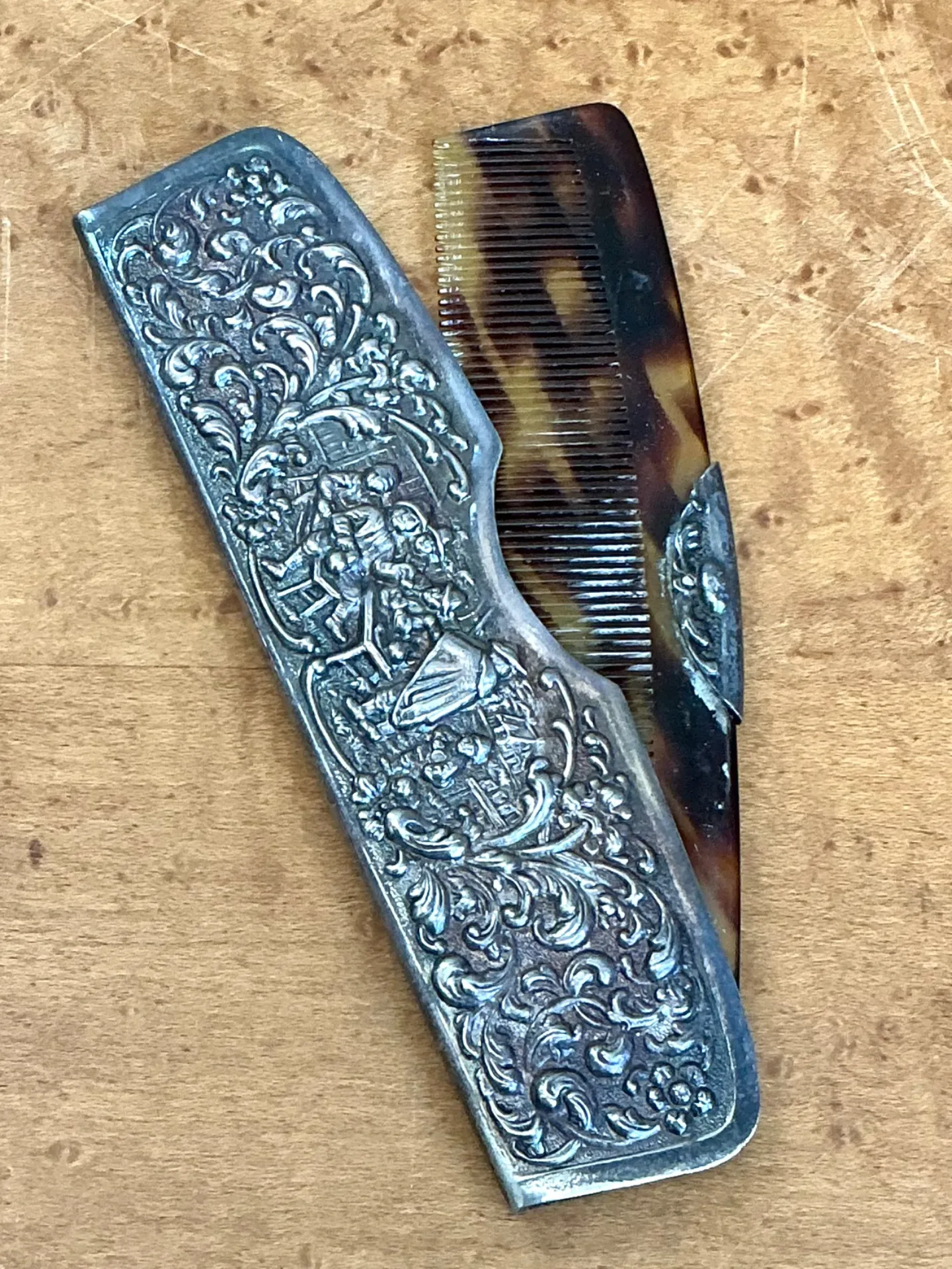 Vintage Tortoise Comb Intricate Metal Case — additional photo 4