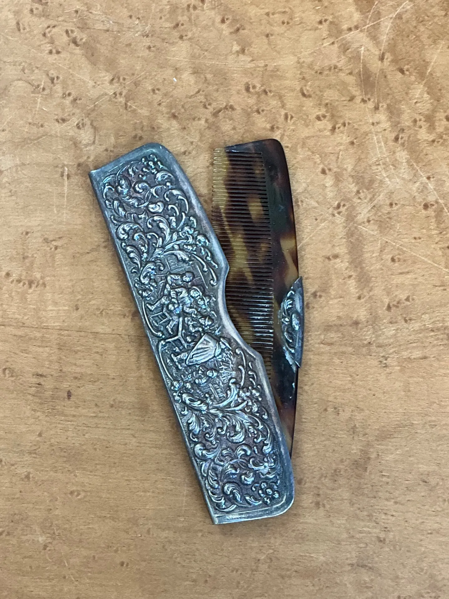 Vintage Tortoise Comb Intricate Metal Case — additional photo 5