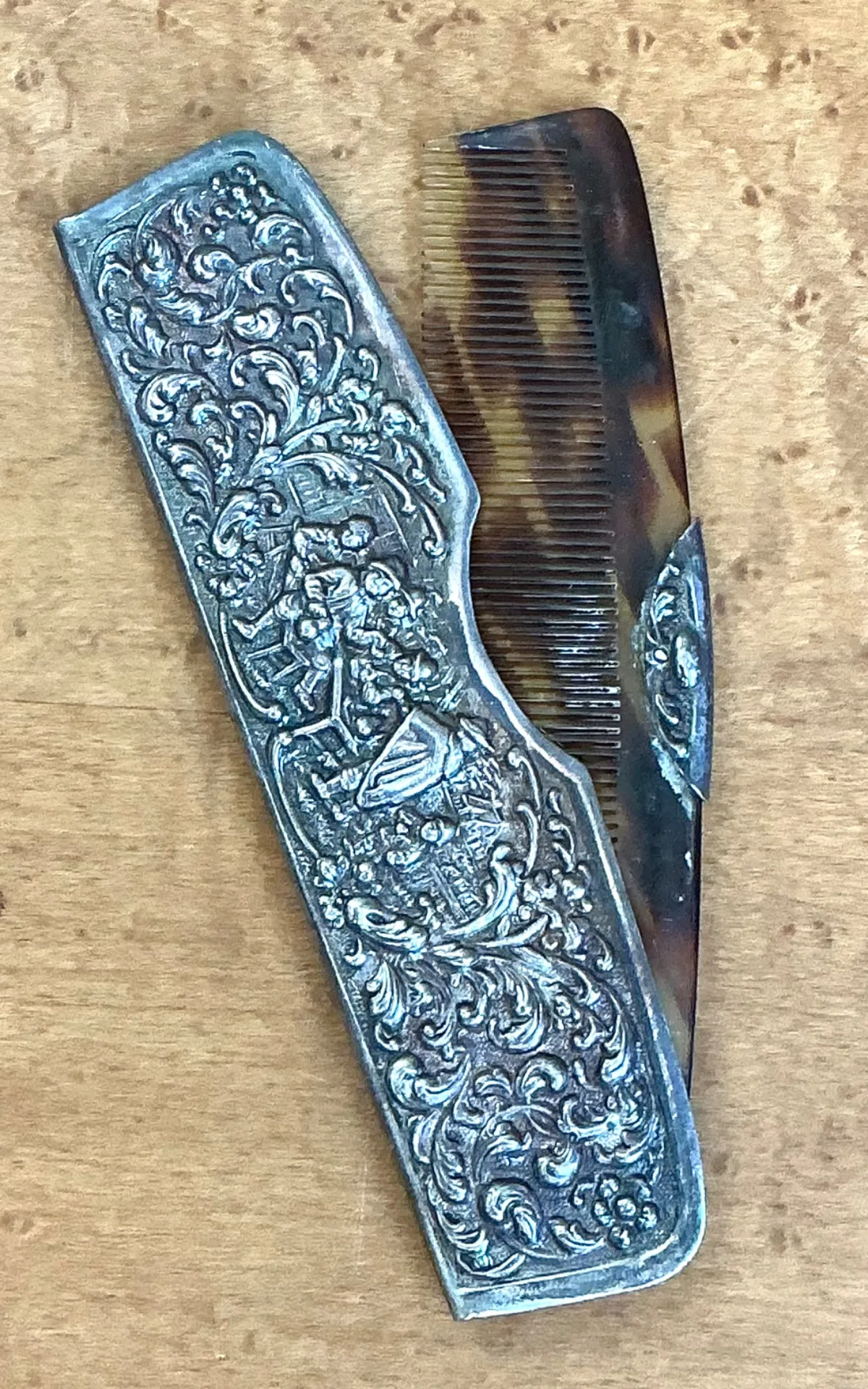 Vintage Tortoise Comb Intricate Metal Case — additional photo 3