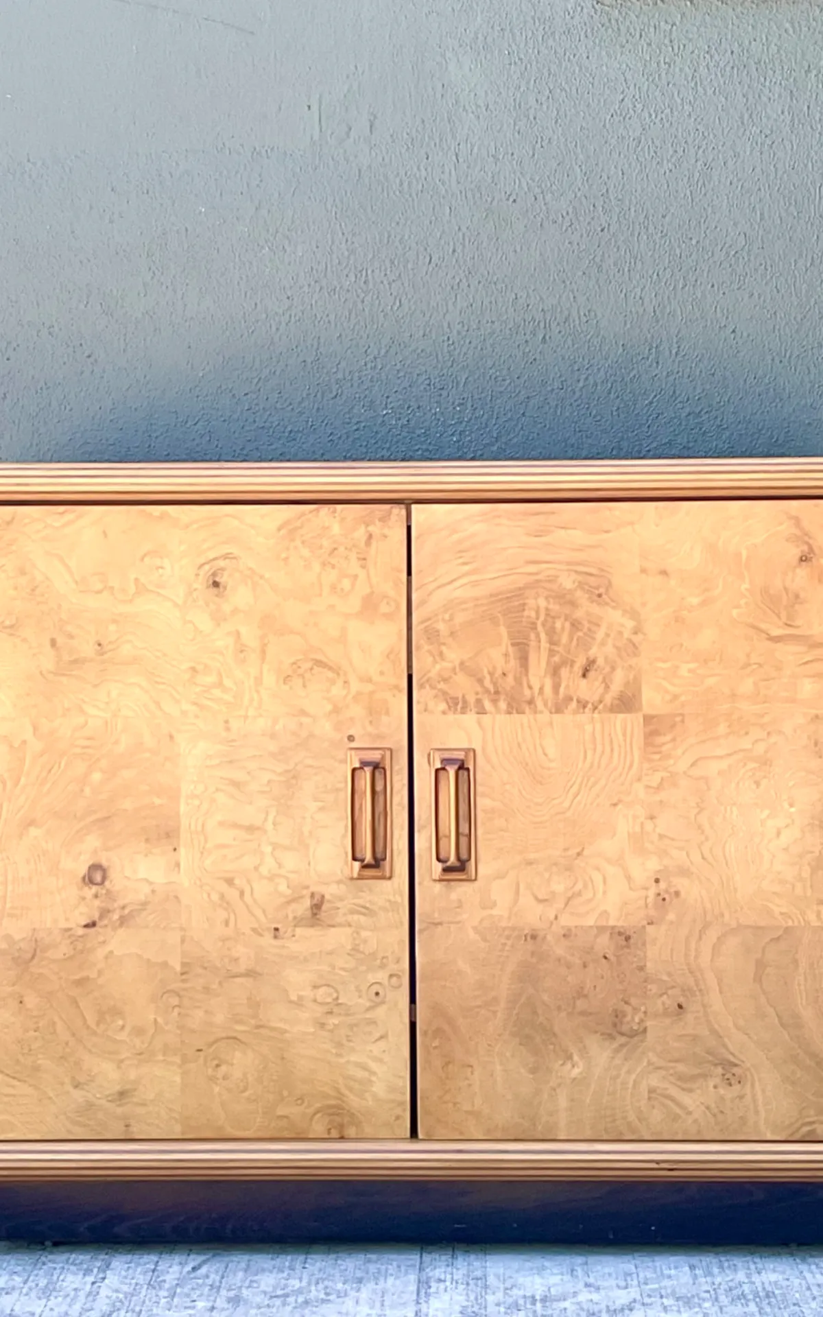 Vintage Henredon Modernist Two Door Burl Wood Server — additional photo 4