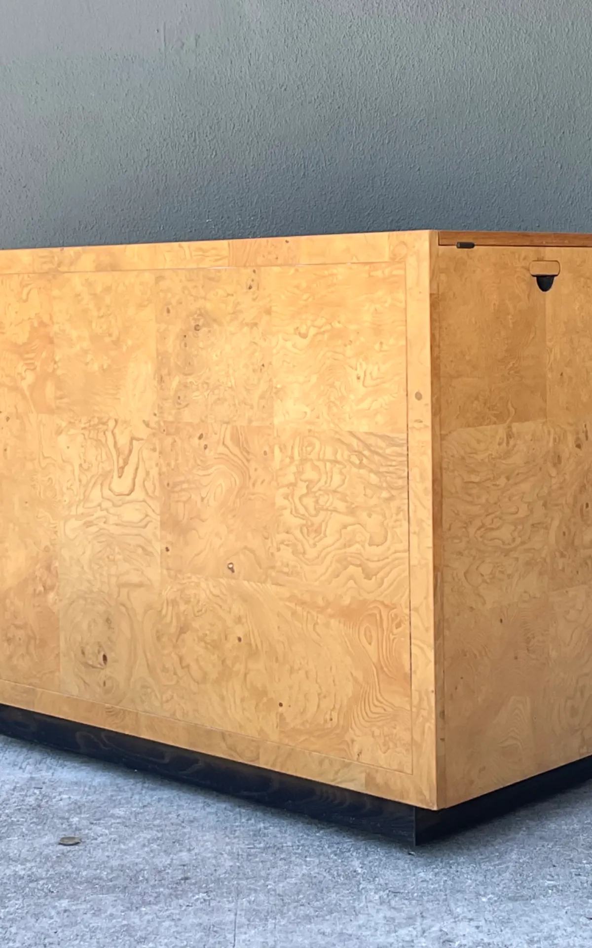 Vintage Henredon Modernist Two Door Burl Wood Server — additional photo 5