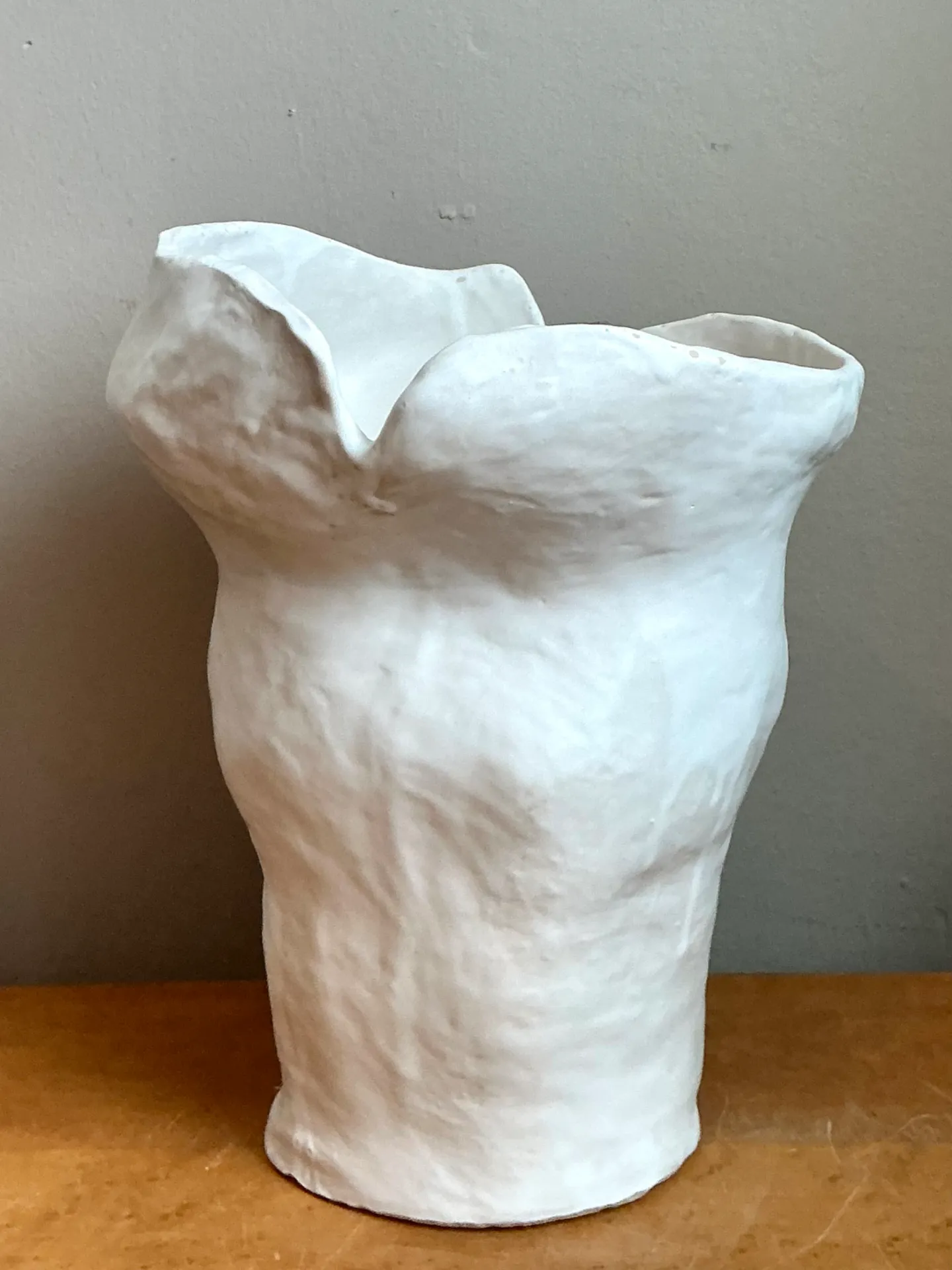 Vintage Biomorphic Sculptural White Ceramic Vase — additional photo 4