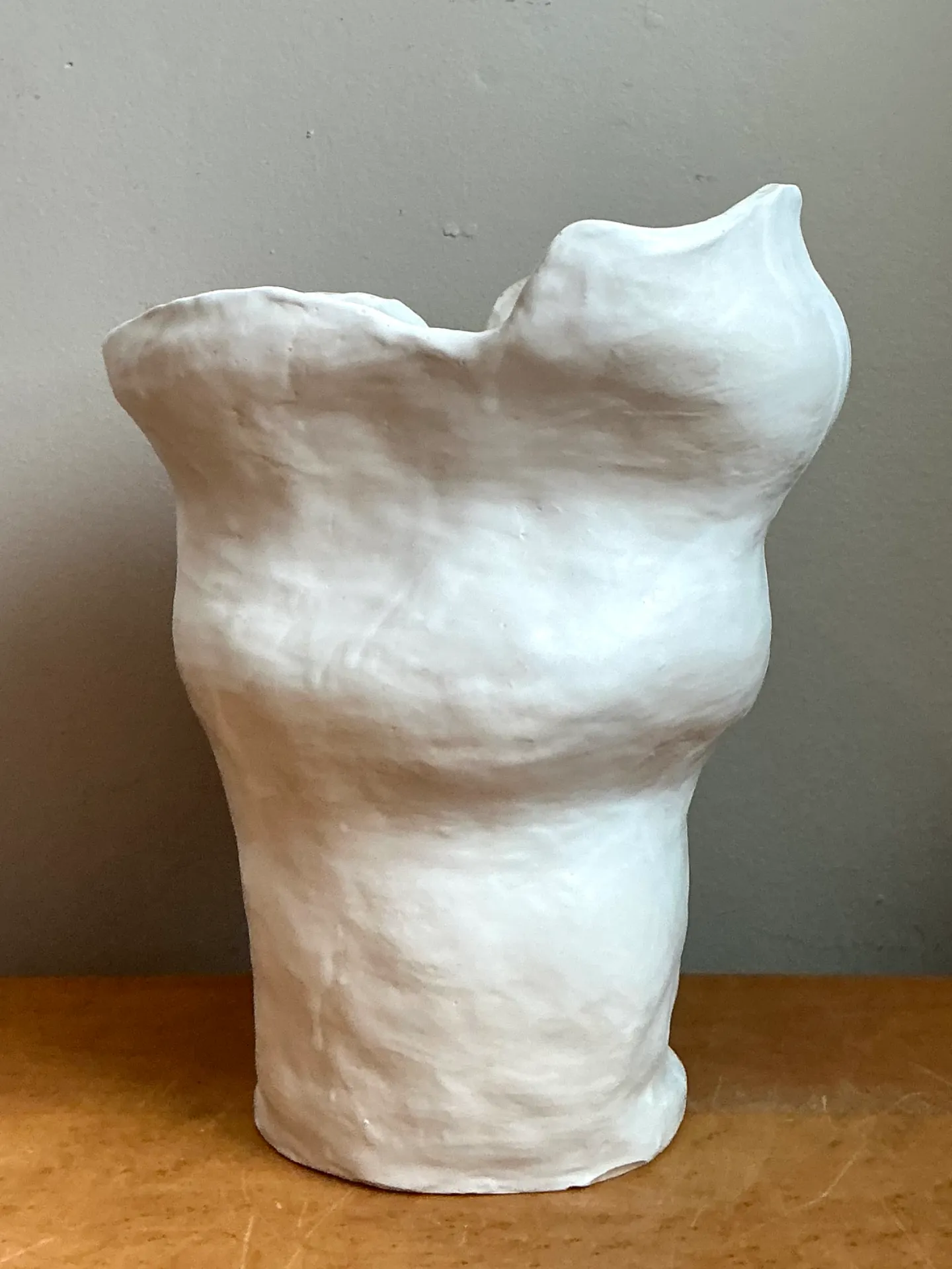 Vintage Biomorphic Sculptural White Ceramic Vase — additional photo 5