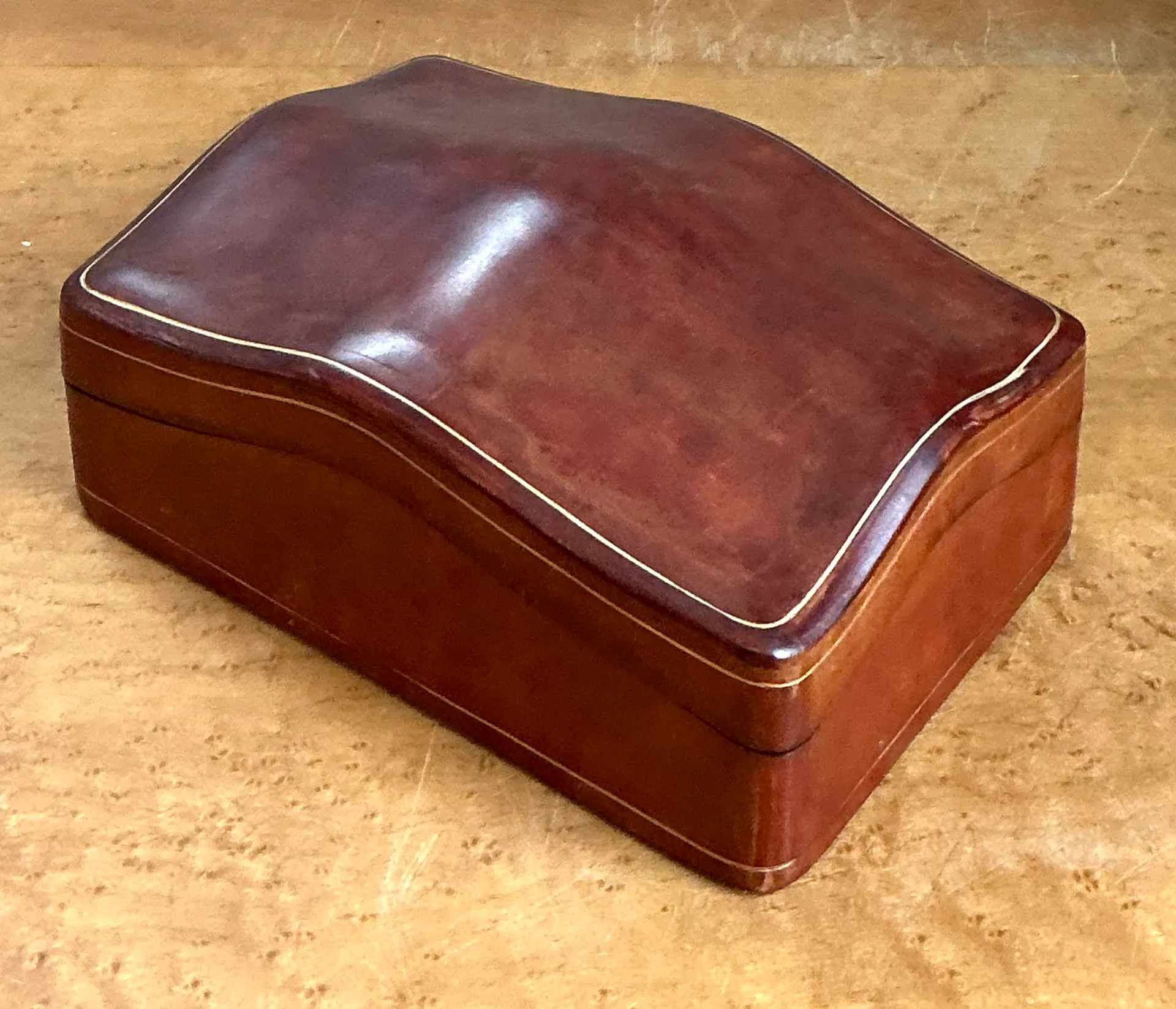 Vintage Italian Leather Wave-Top Decorative Box — additional photo 1