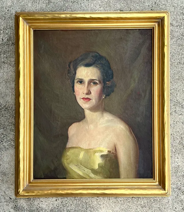 Vintage Oil Portrait of Woman in Gold Dress — additional photo 1