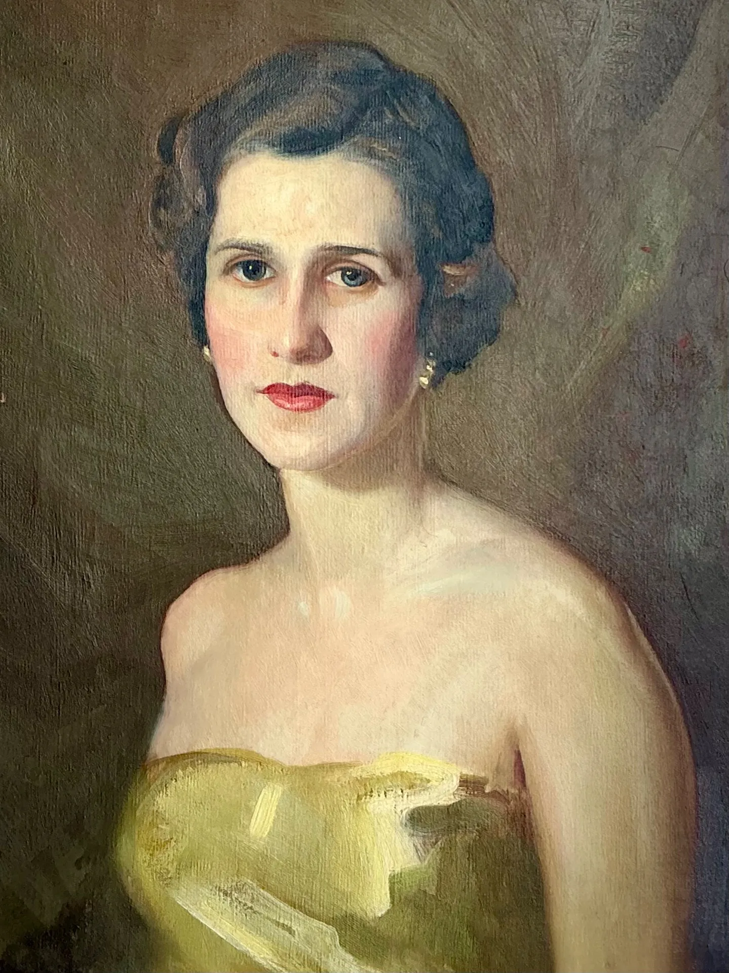 Vintage Oil Portrait of Woman in Gold Dress — additional photo 4