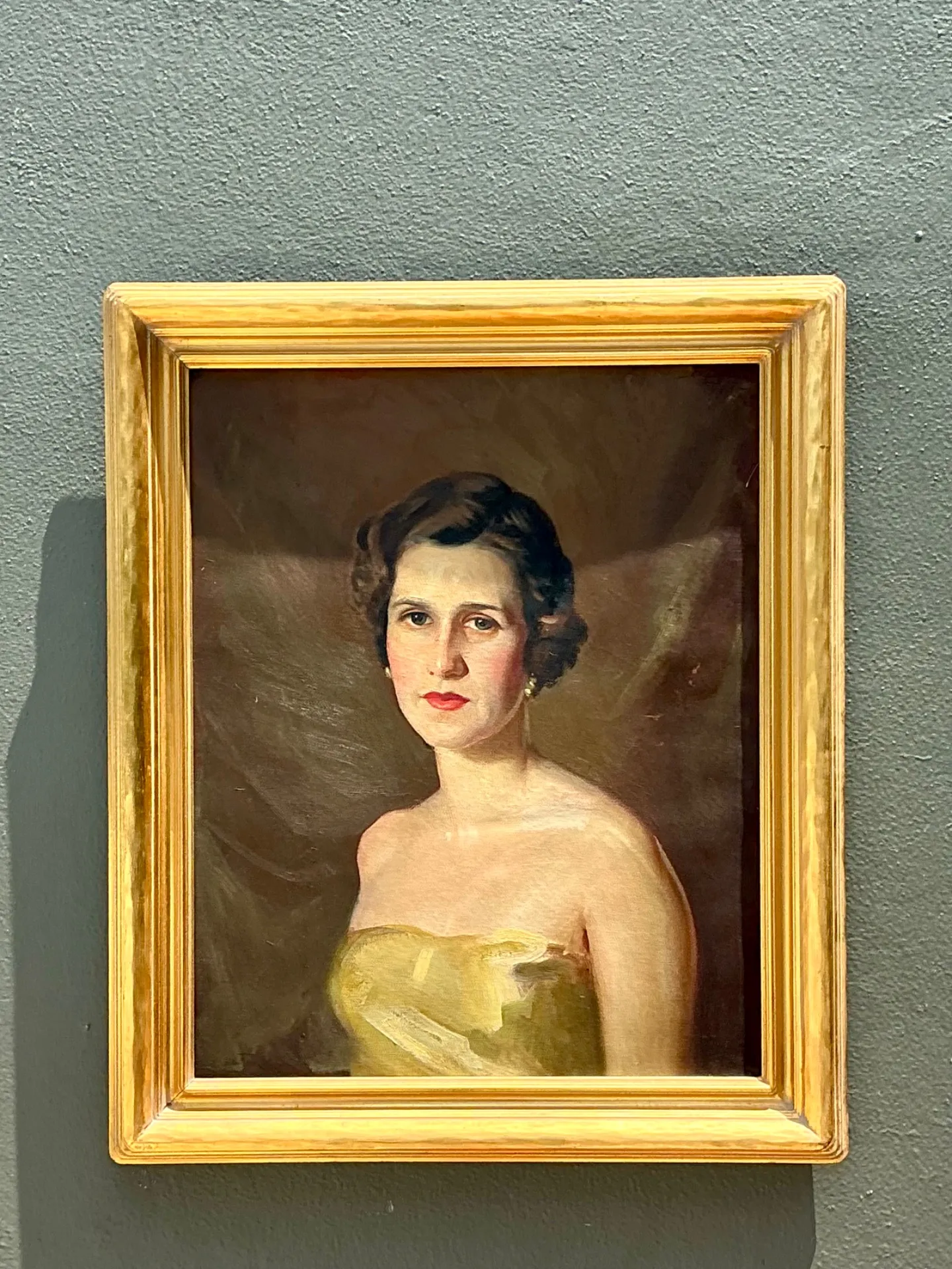 Vintage Oil Portrait of Woman in Gold Dress — additional photo 8
