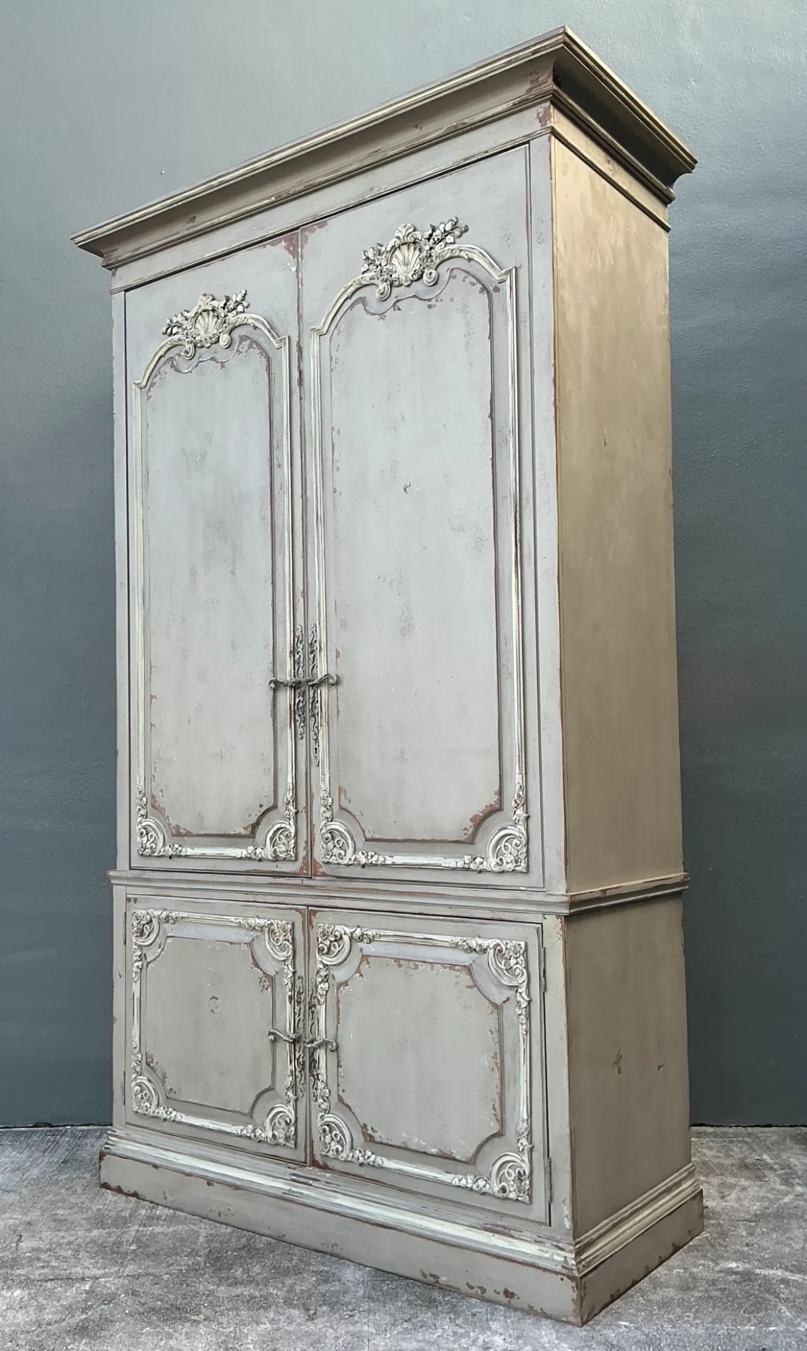 Habersham Vintage Gray Distressed Armoire — additional photo 3