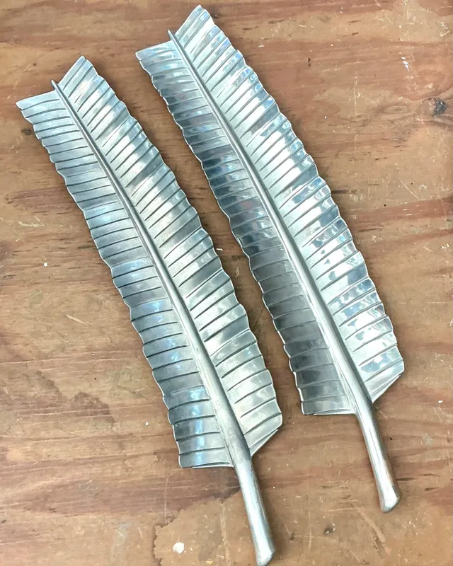 Vintage Aluminum Banana Leaf Platters - Set of 2 — additional photo 4