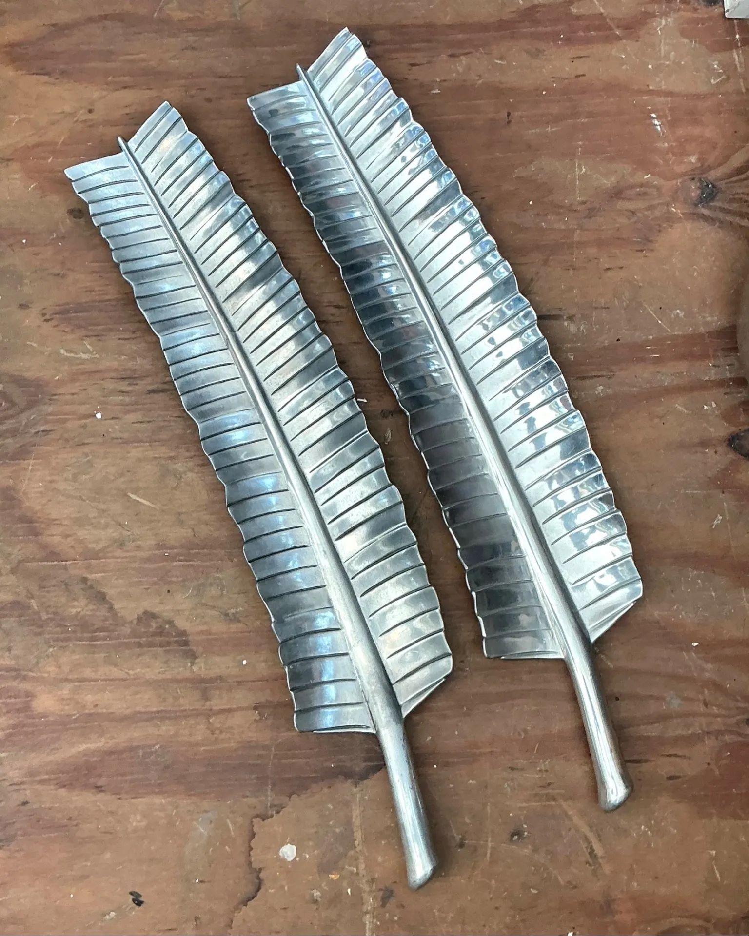 Vintage Aluminum Banana Leaf Platters - Set of 2 — additional photo 5